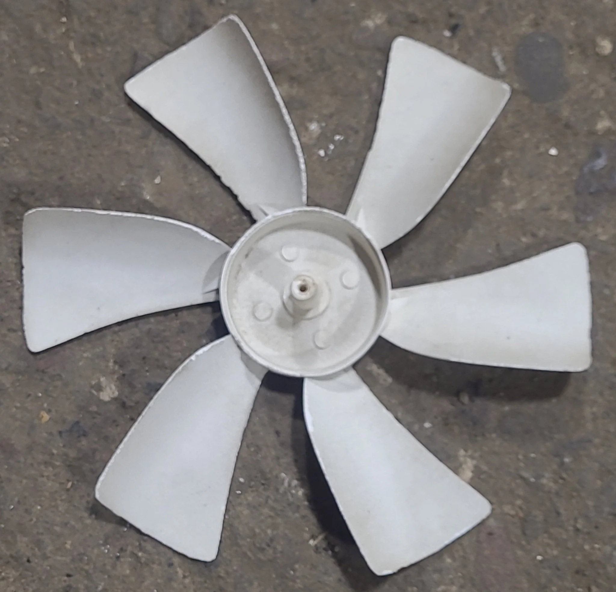 Used Fan Blade (Round Bore, Counter-Clockwise Spin) - Image 3