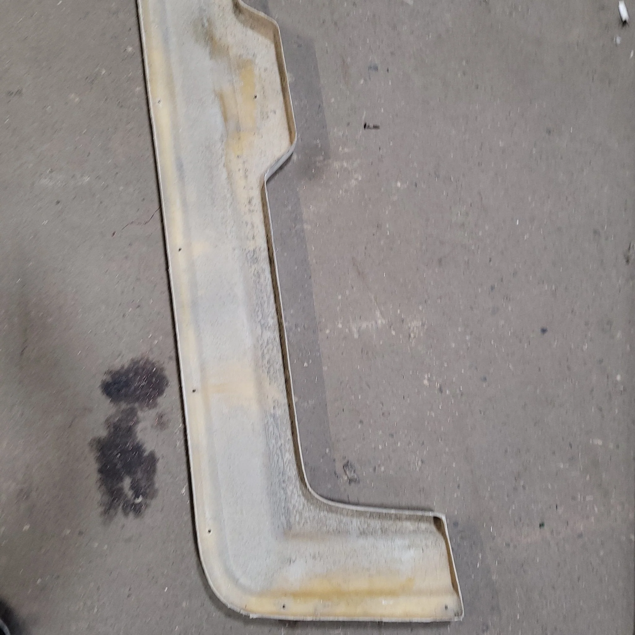 Used Fender Skirt 63" X 13" - Image 6