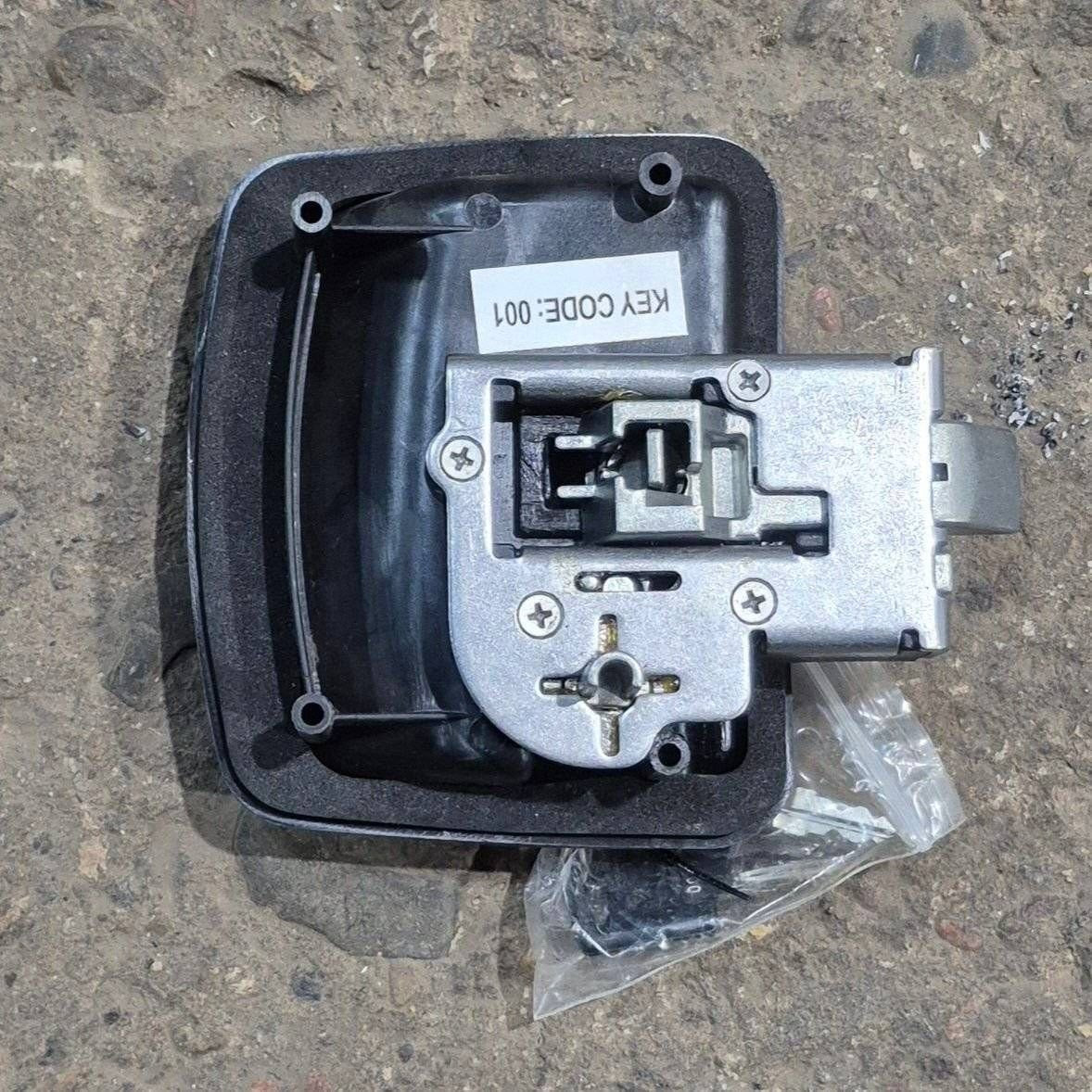 Used FIC Entry Door Lock Faceplate, With Deadbolt, Black - Leonardo - Image 2