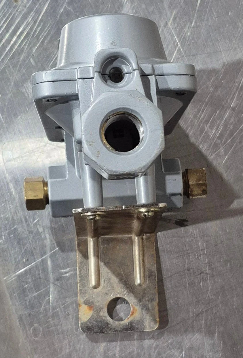 Used Flame King Propane Regulator Model, Grey - ACR-2 - Image 5