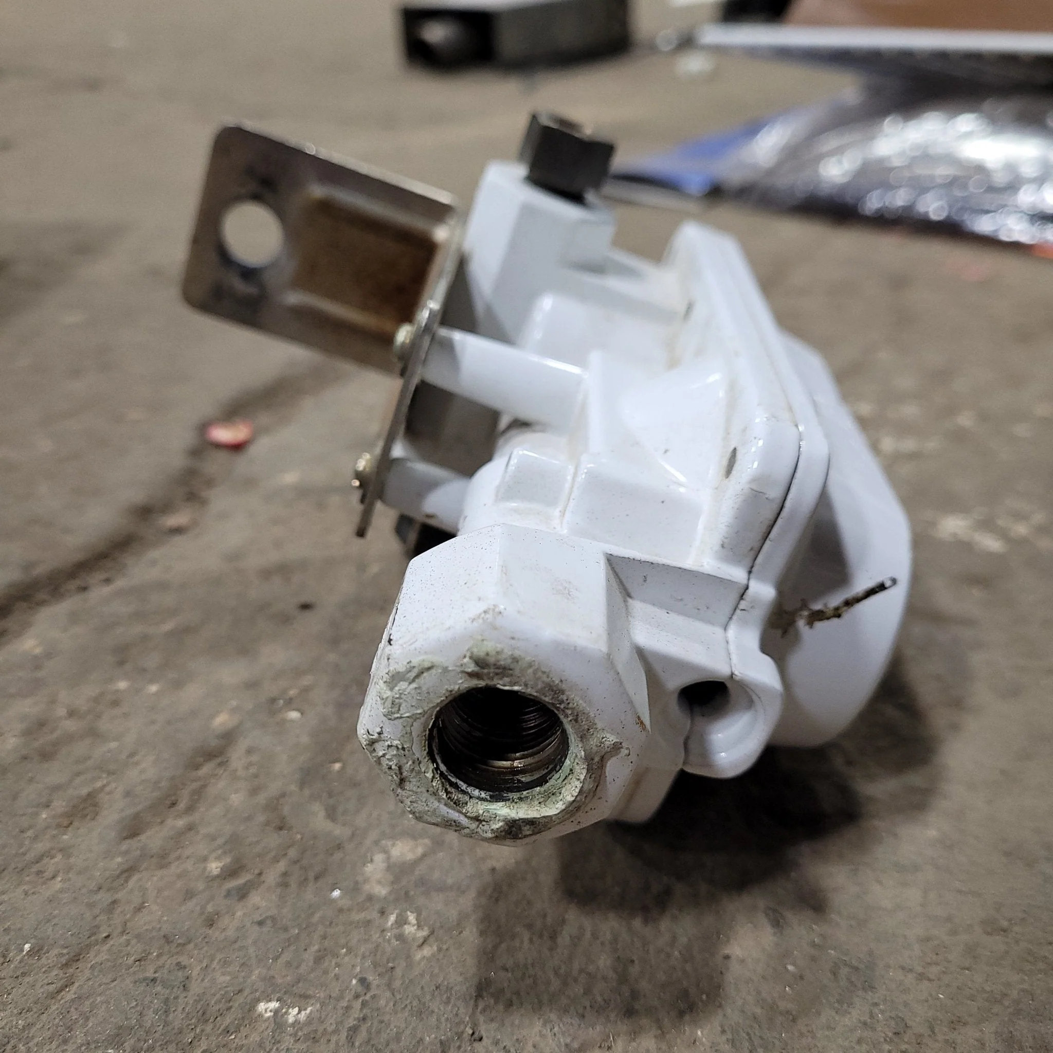 Used Flame King Propane Regulator Model, White - ACR-2 - Image 4