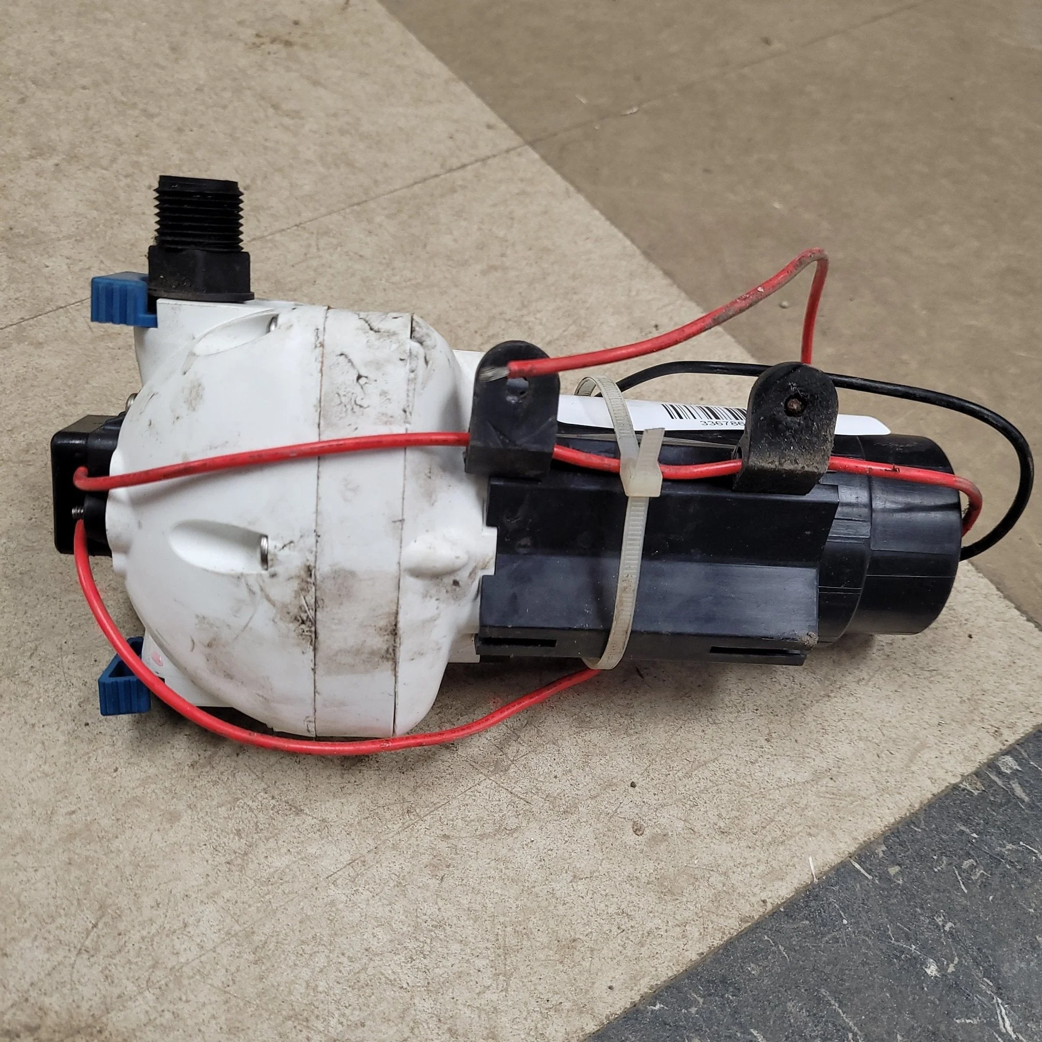 Used FLOJET Water Pump - 03526-144 - Image 4