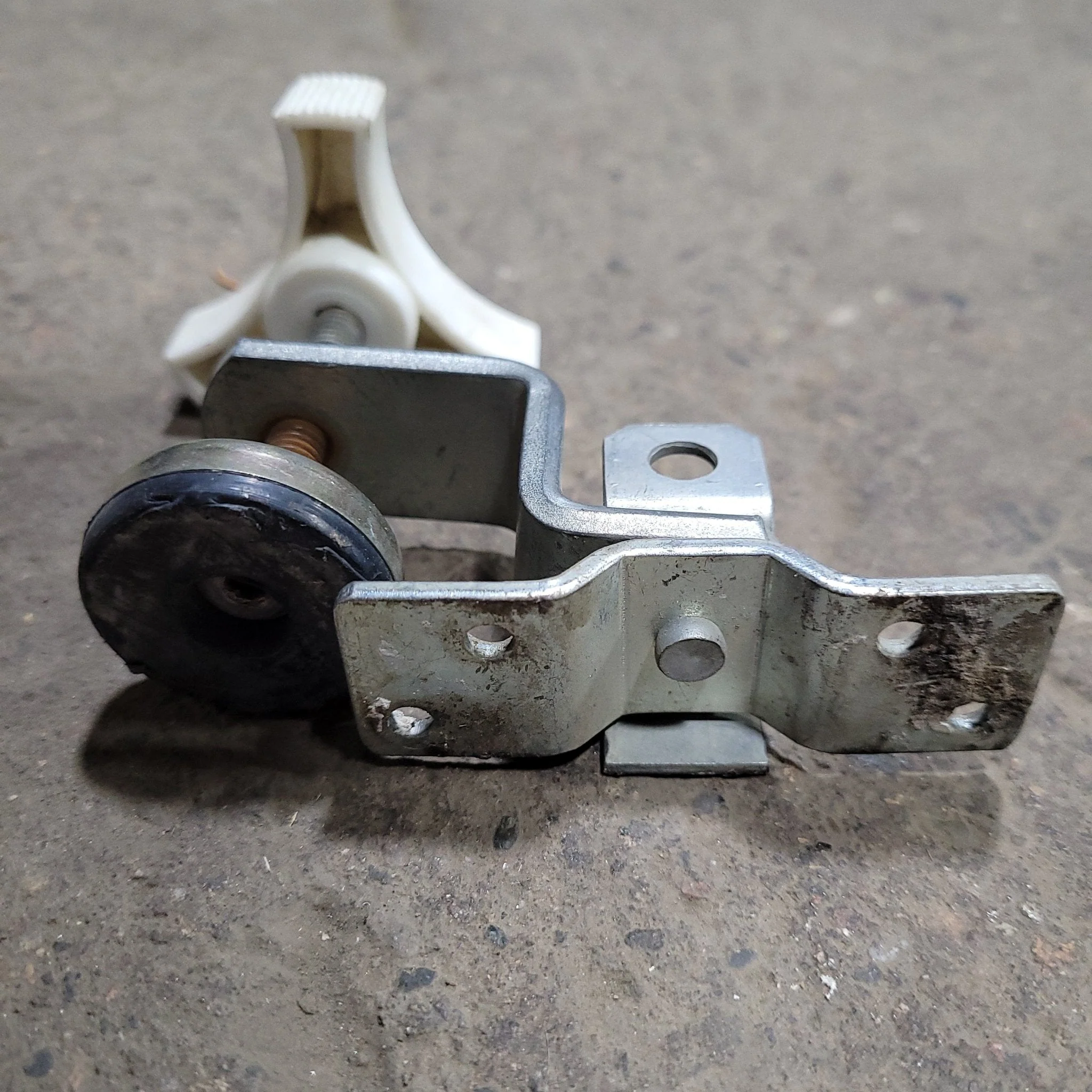 Used Fold Out Bunk Clamp - Image 5