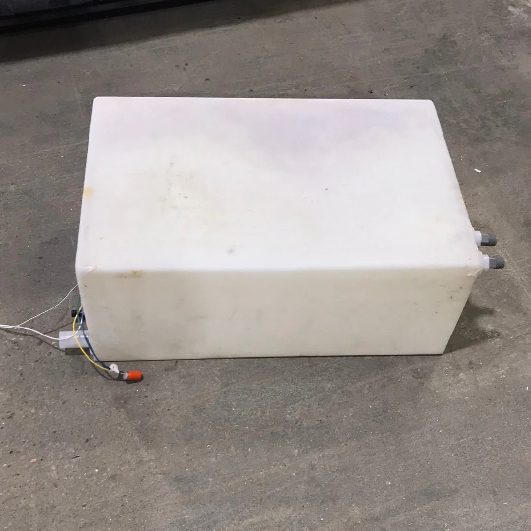 Used Fresh Water Tank 10 1/2” x 17” x 26” - Image 4
