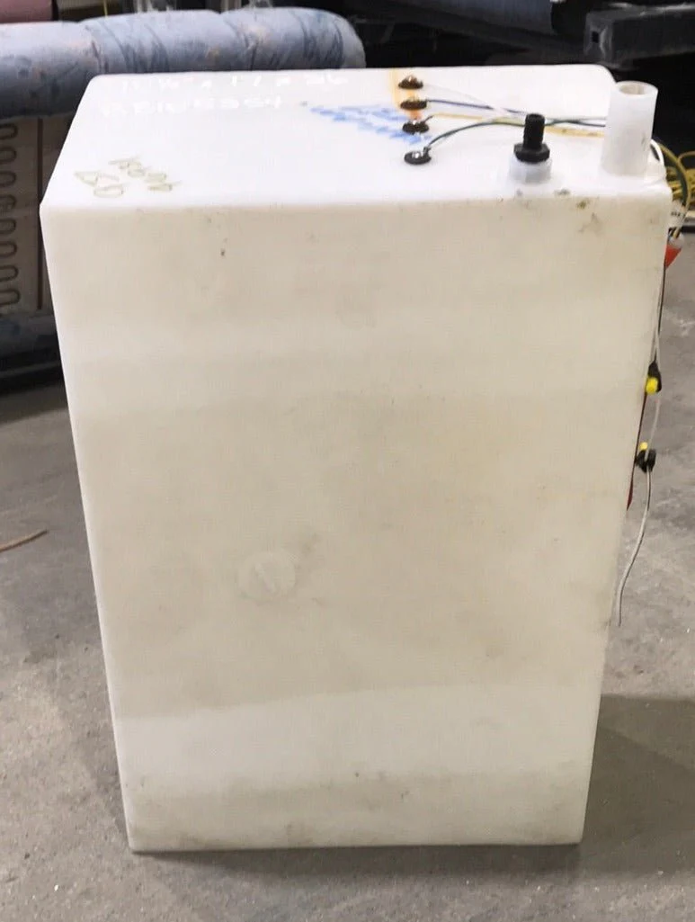 Used Fresh Water Tank 10 1/2” x 17” x 26” - Image 5