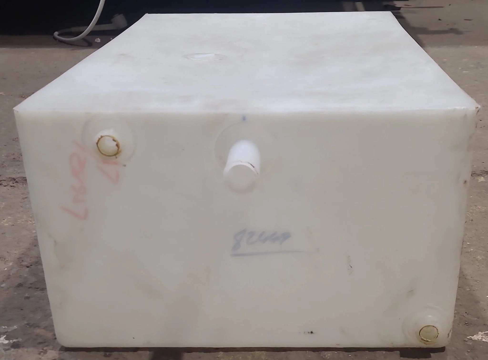 Used Fresh Water Tank 10 1/2” x 17” x 26” - Image 3