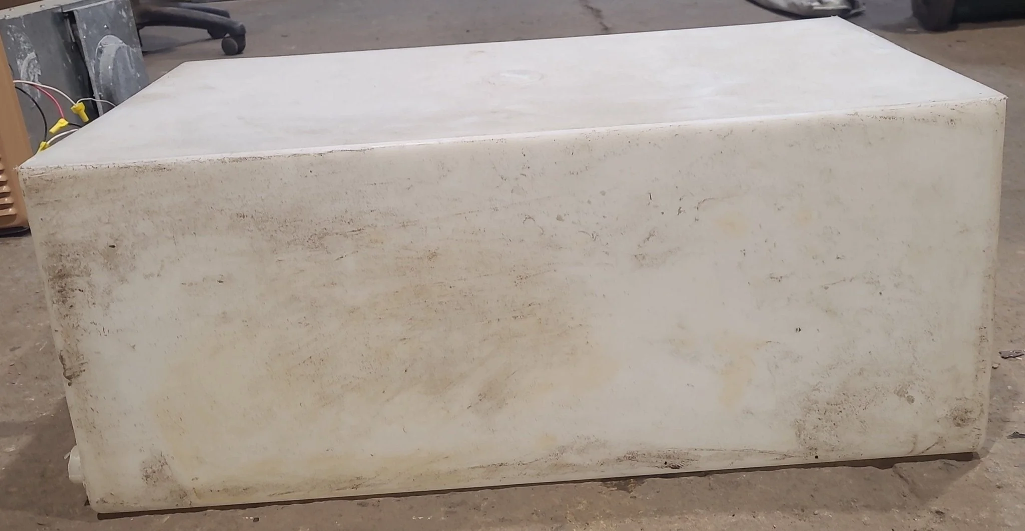 Used Fresh Water Tank 10 1/2” x 17” x 26” - Image 4
