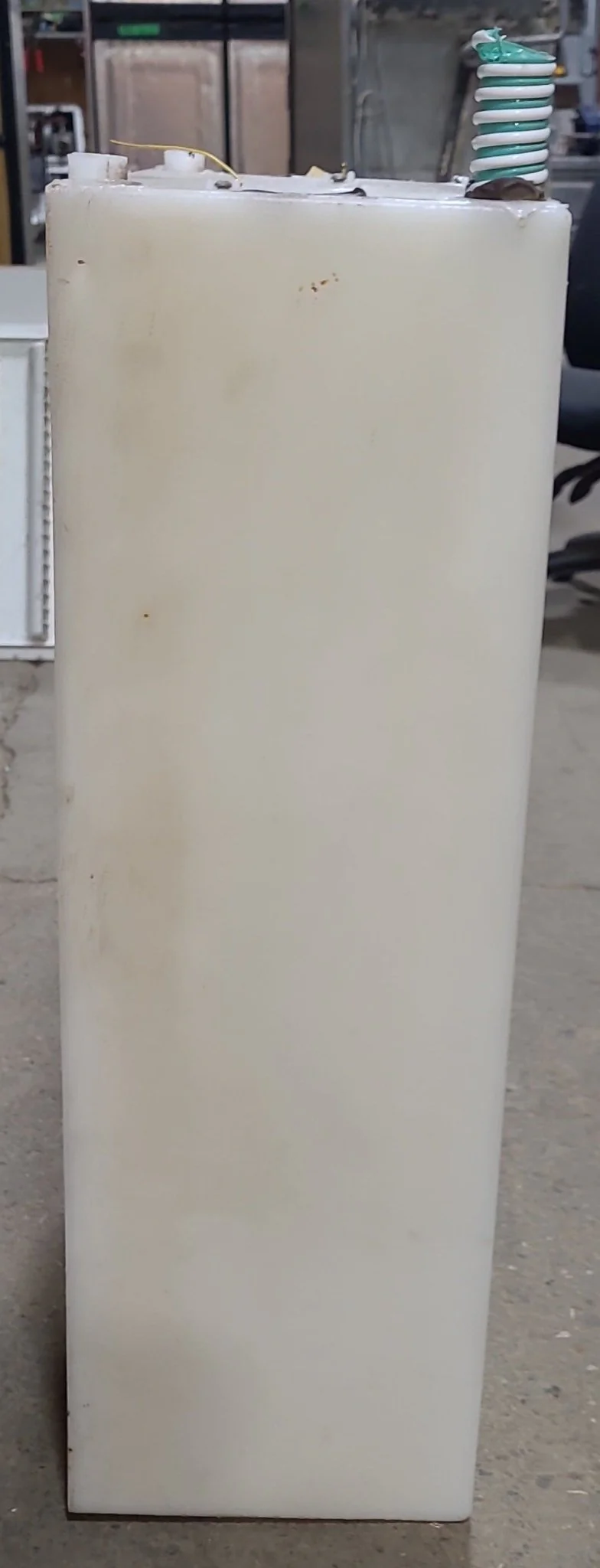 Used Fresh Water Tank 10" H x 21" W x 31 1/2” L - Image 3