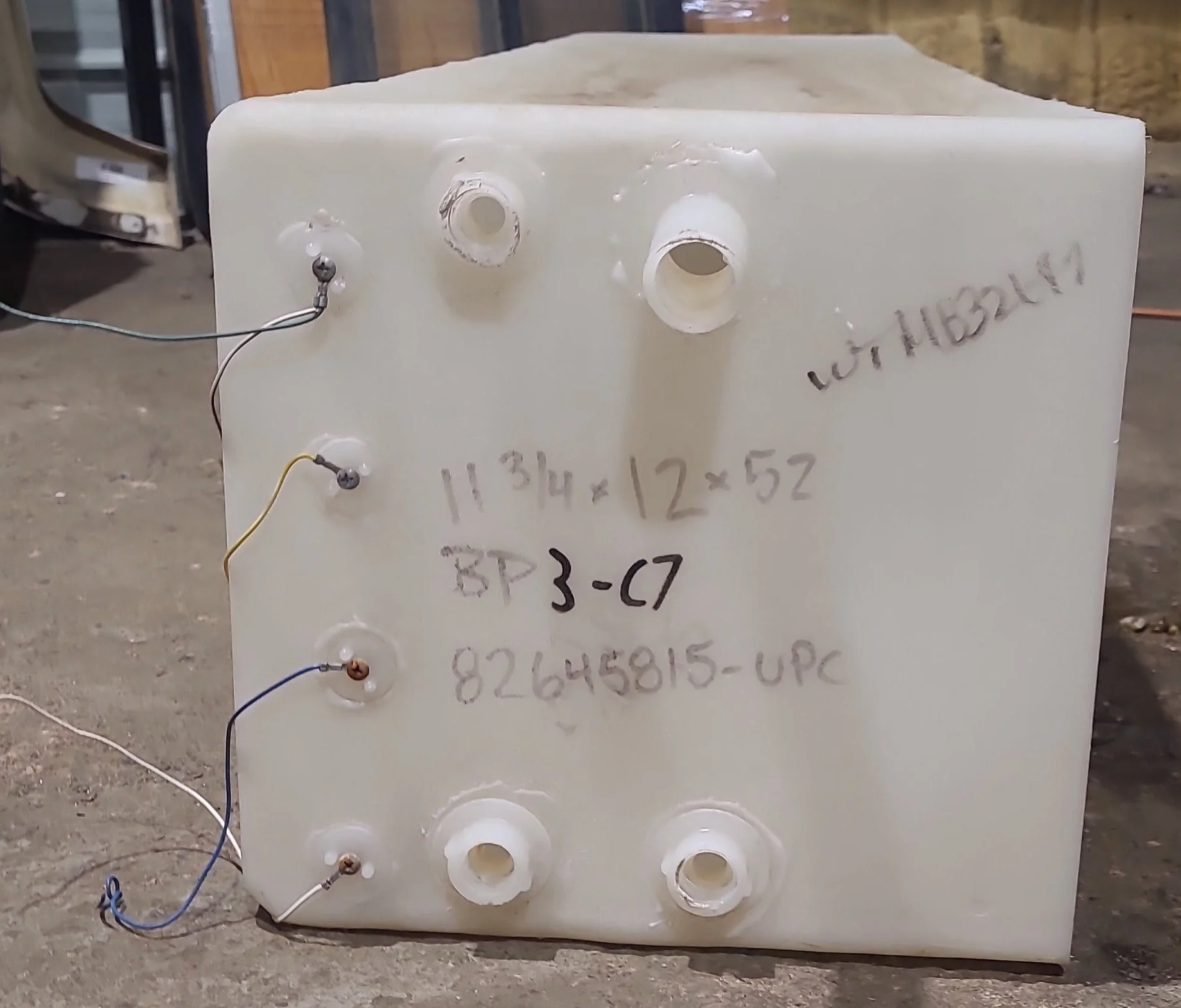 Used Fresh Water Tank 11 3/4” x 12” x 52" - Image 4