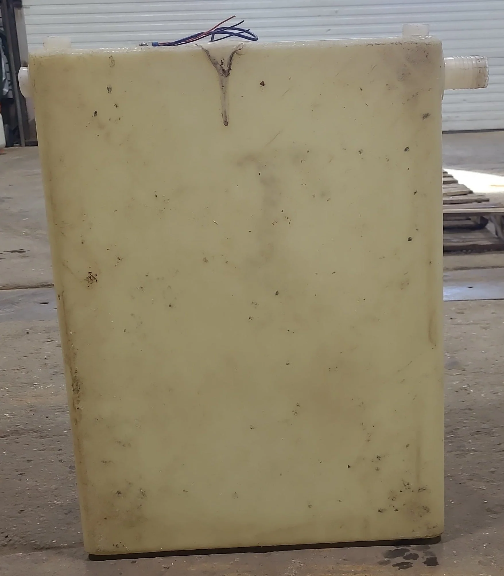 Used Fresh Water Tank 11 3/4” X 17 3/4” x 23 1/2” - Image 7