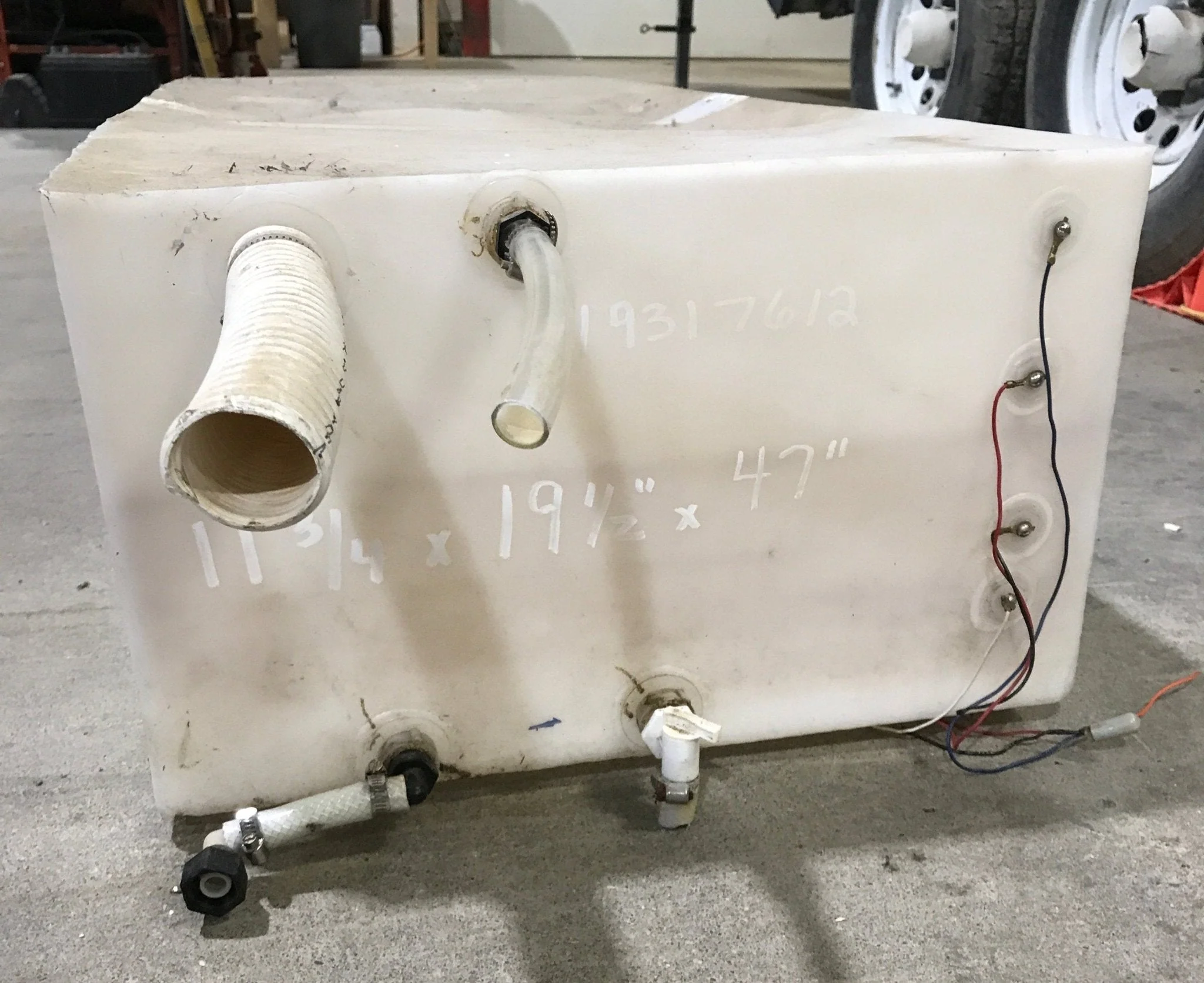 Used Fresh Water Tank 11 3/4” x 19 1/2” x 47” - Image 5