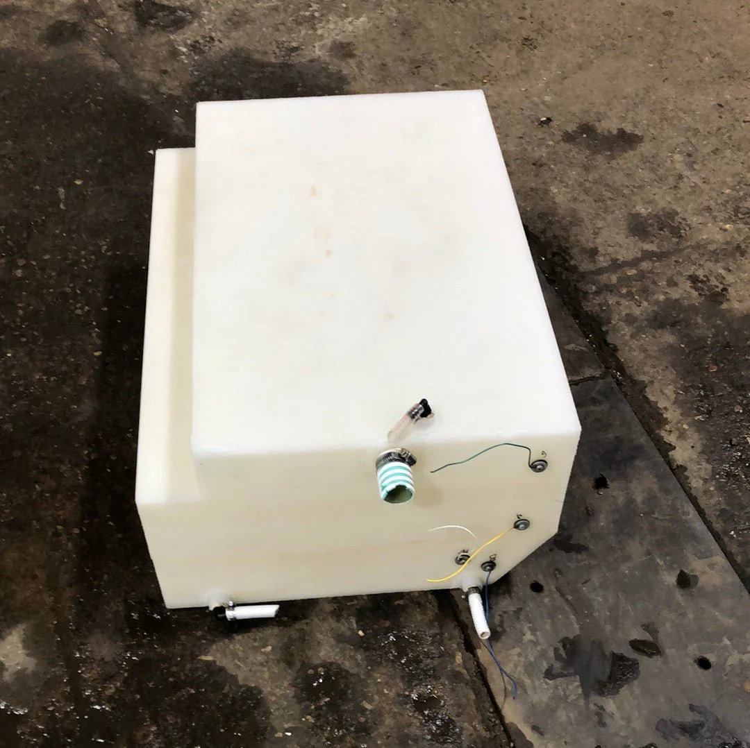 Used Fresh Water Tank 12” x 21” x 30 1/2” - Image 2