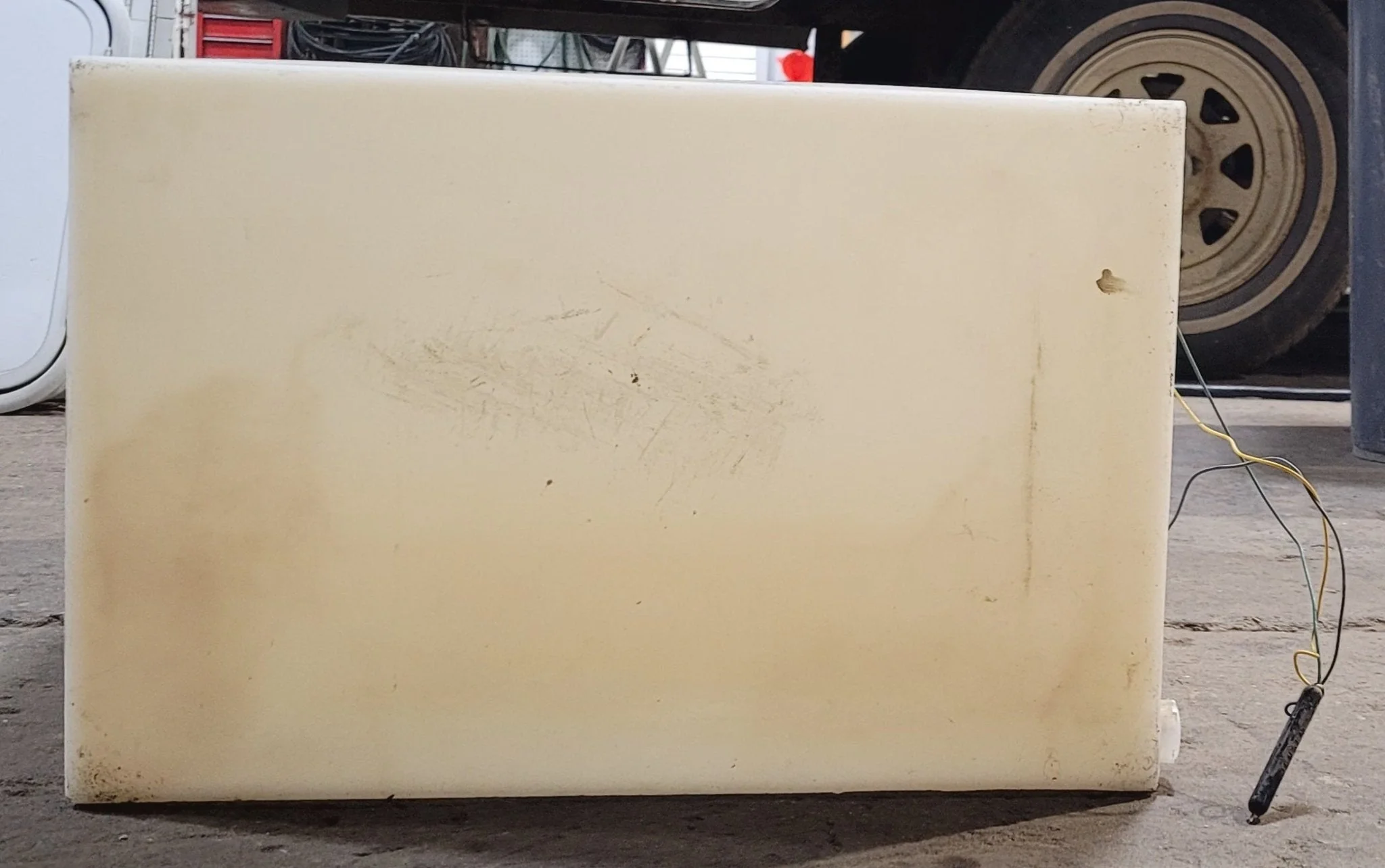 Used Fresh Water Tank 14” x 21 1/8” x 27 1/8” - Image 7