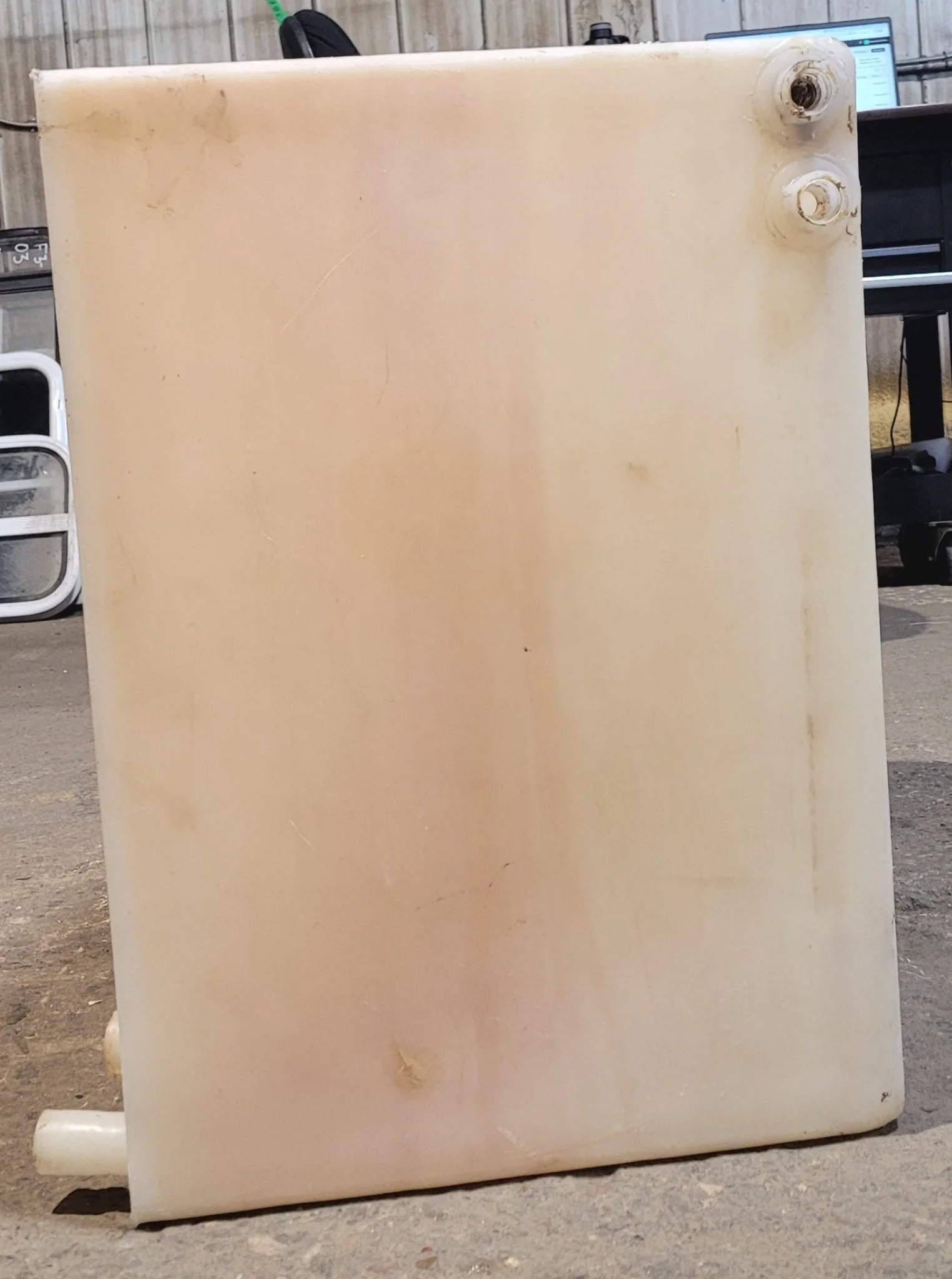Used Fresh Water Tank 15 3/4 H x 22 1/4" W x 31 1/4” L - Image 3