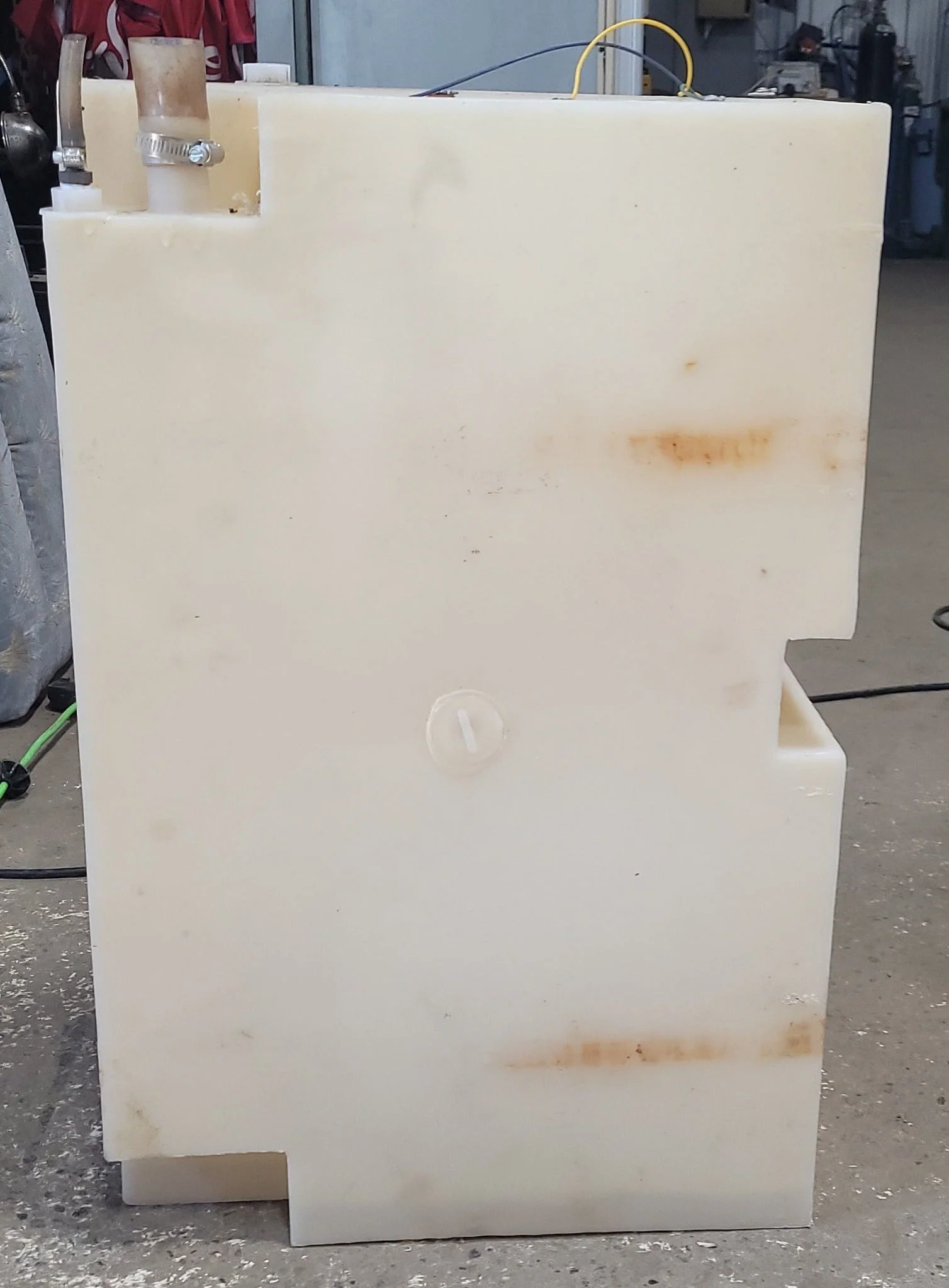 Used Fresh Water Tank 19 1/2” X 11 1/4” x 30 3/4” - Image 3