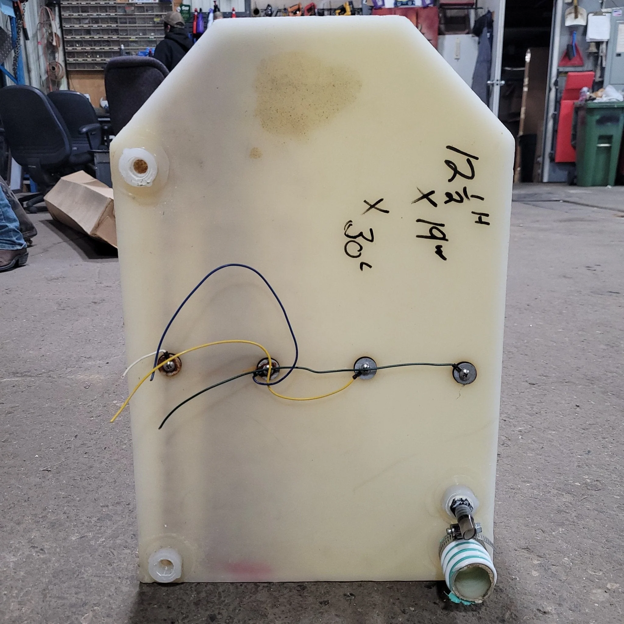 Used Fresh Water Tank 30" L X 19" W X 12 1/2" H - Image 2