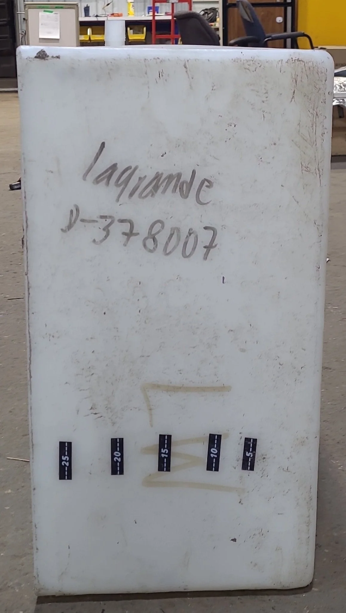 Used Fresh Water Tank 40 7/8" x 20 3/4" x 11" - Image 7