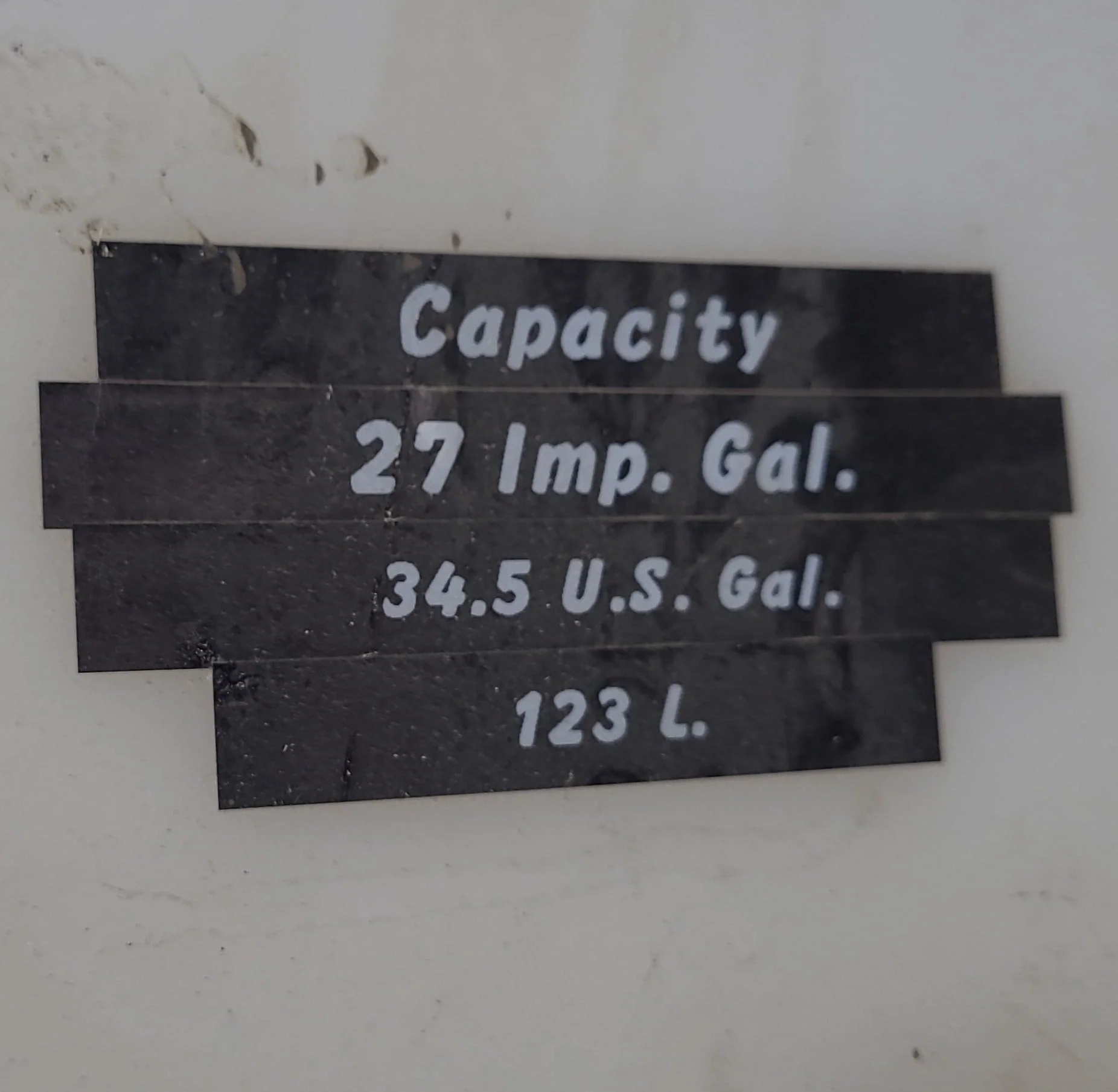 Used Fresh Water Tank 40 7/8" x 20 3/4" x 11" - Image 8
