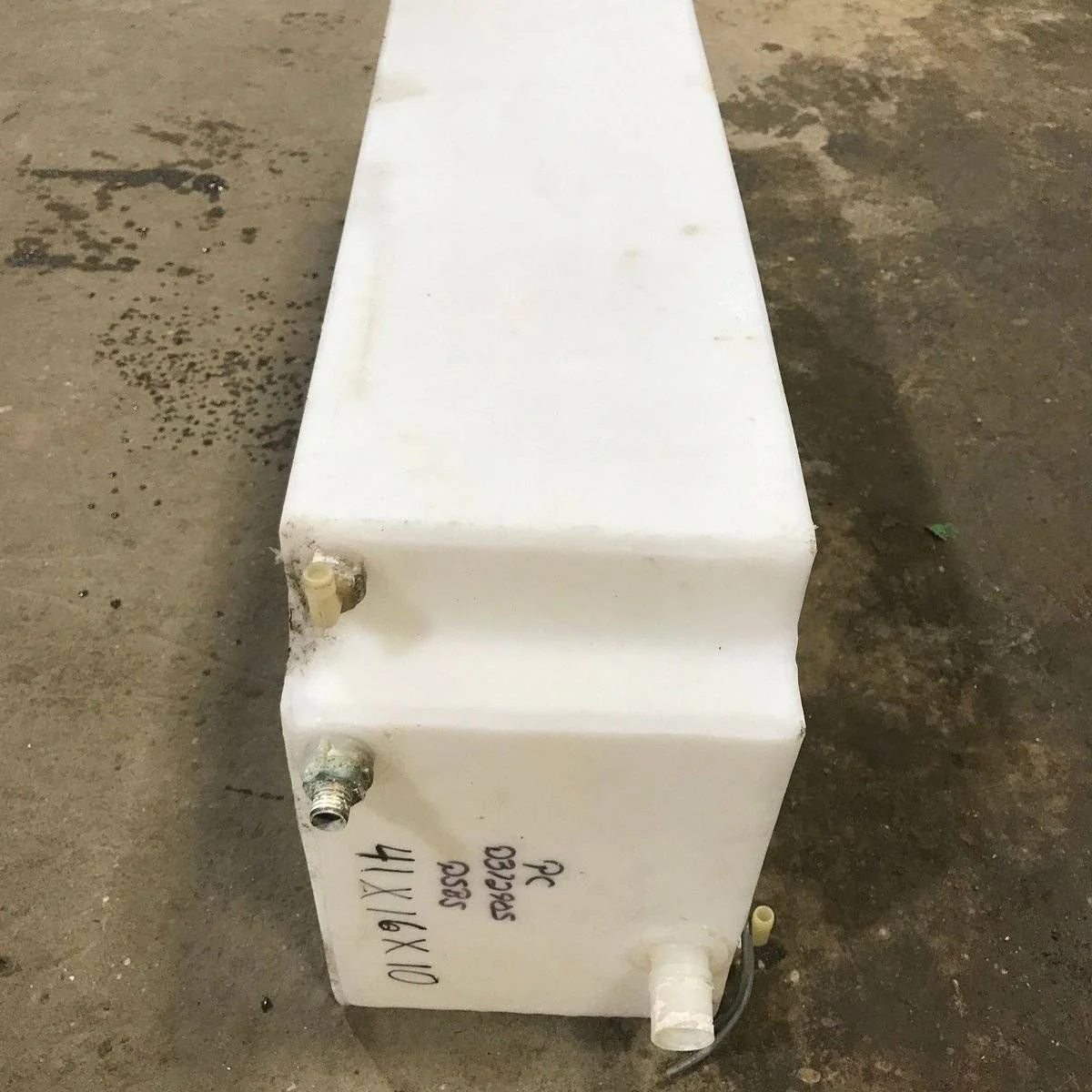 Used Fresh Water Tank - 41.0" X 16.0" X 10.0" - Image 2