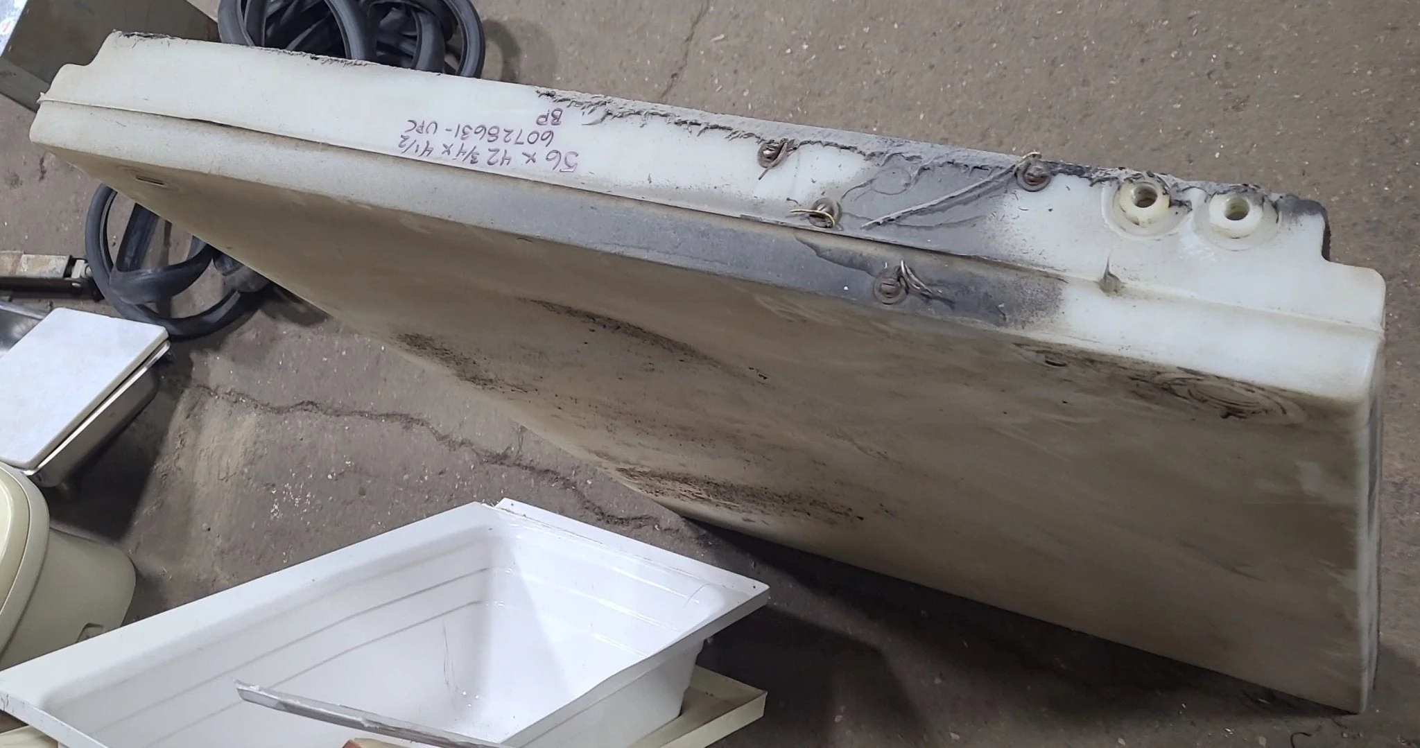 Used Fresh Water Tank 56” X 42 3/4” x 4 1/2” - Image 4