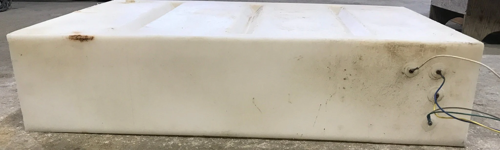 Used Fresh Water Tank 8 1/2" H x 24" W x 37” L - Image 4
