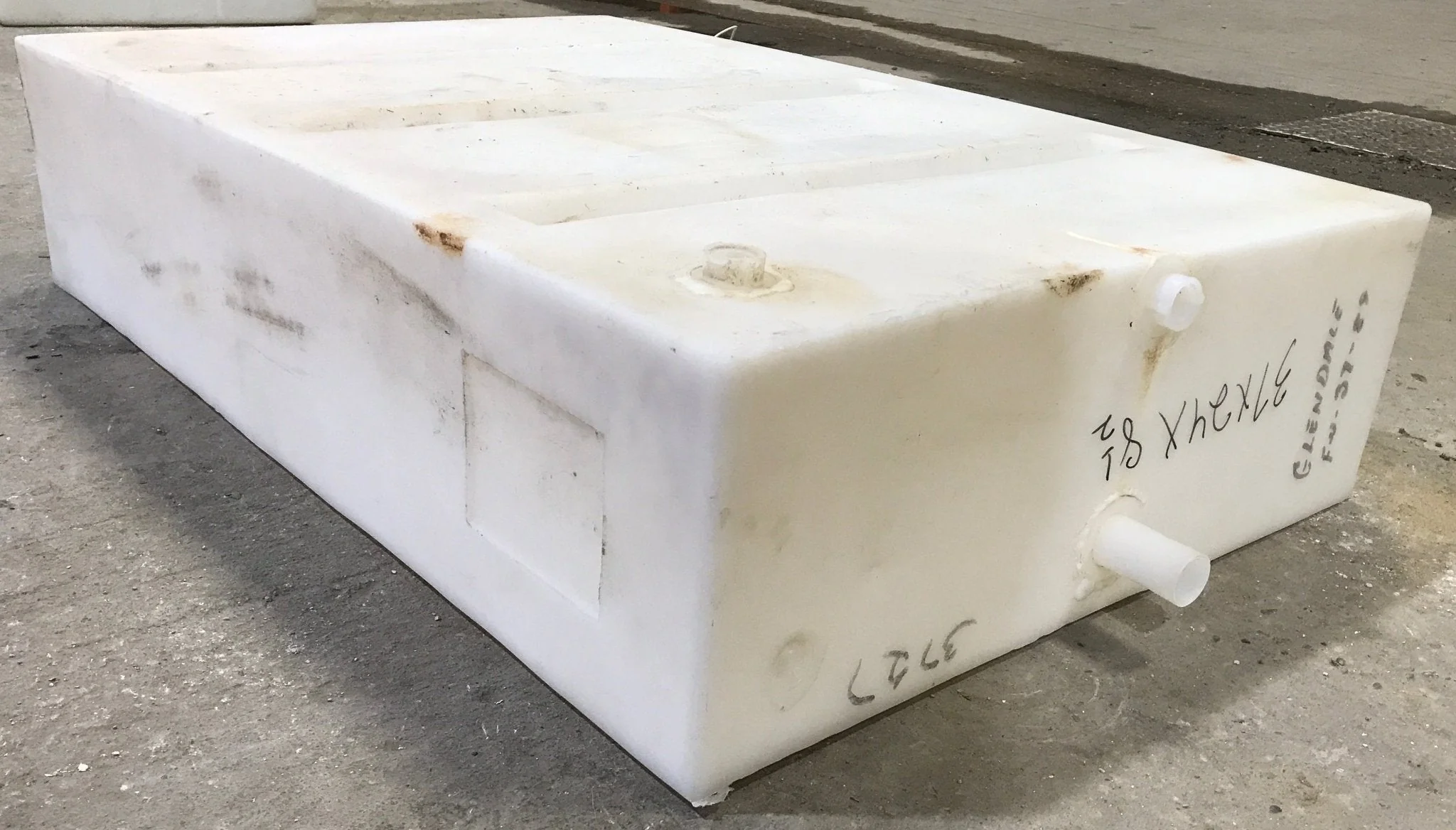 Used Fresh Water Tank 8 1/2" H x 24" W x 37” L - Image 5
