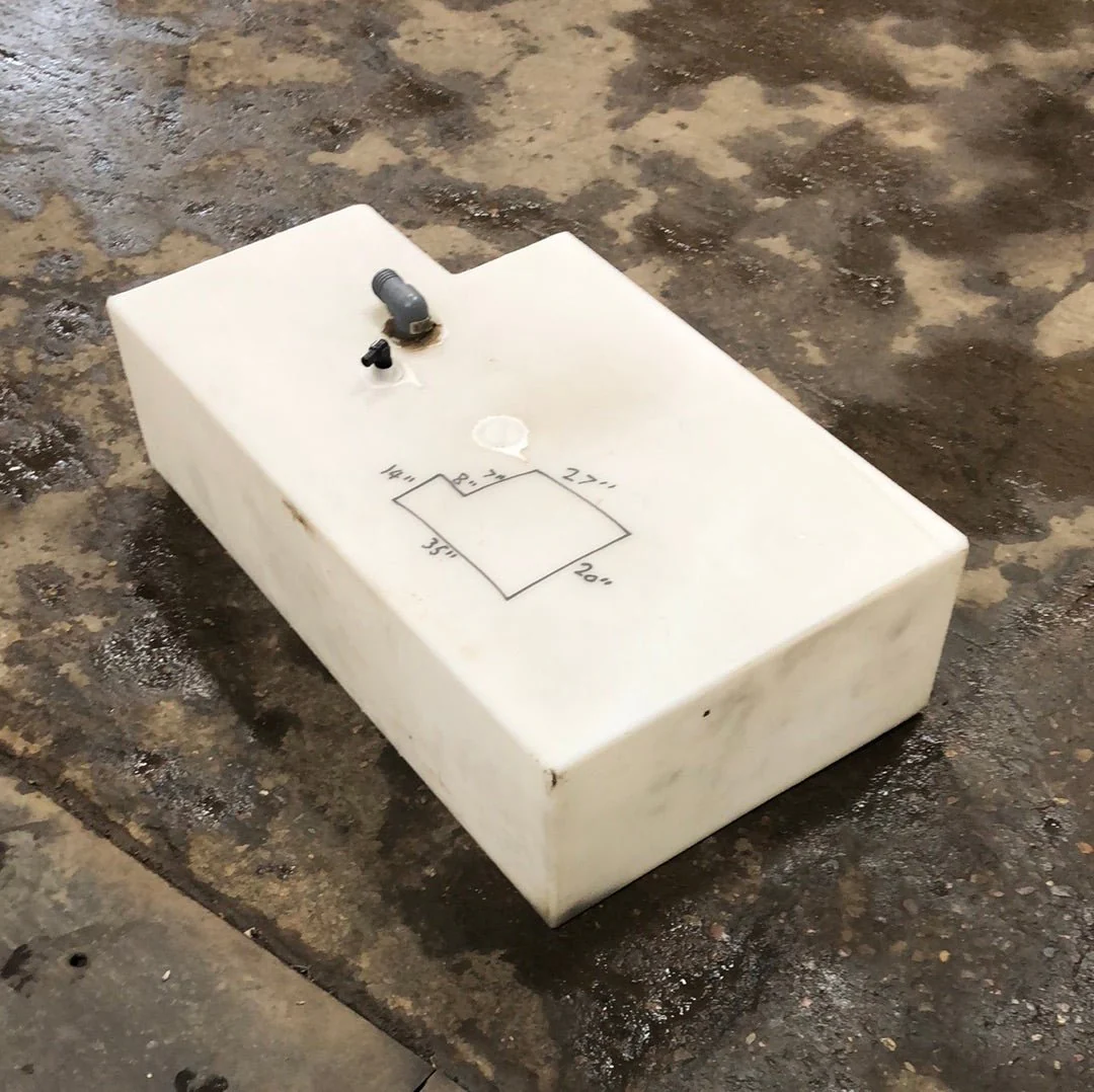 Used Fresh Water Tank 9 1/2” x 20 1/2” x 35” - Image 4