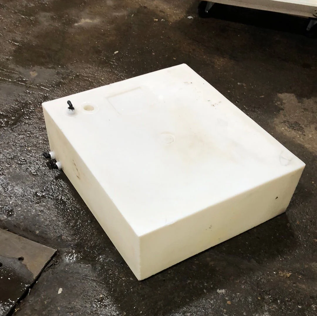 Used Fresh Water Tank 9 1/2” x 25 1/2” x 29 1/2” - Image 4