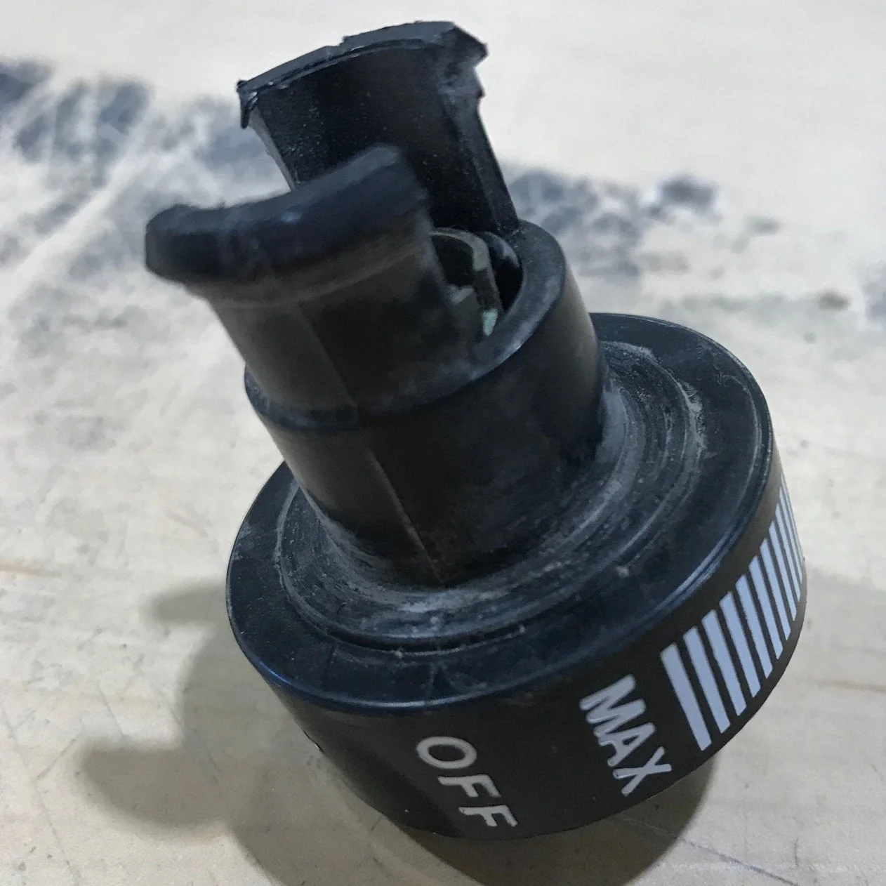 Used Fridge Thermostat Control Knob Dometic 2007480102 - Image 2
