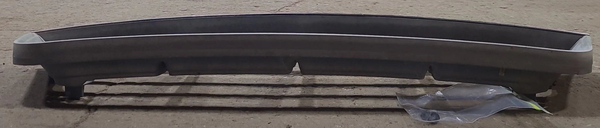 Used Front Grill for 1992 Ford Travelaire Motorhome - Image 4