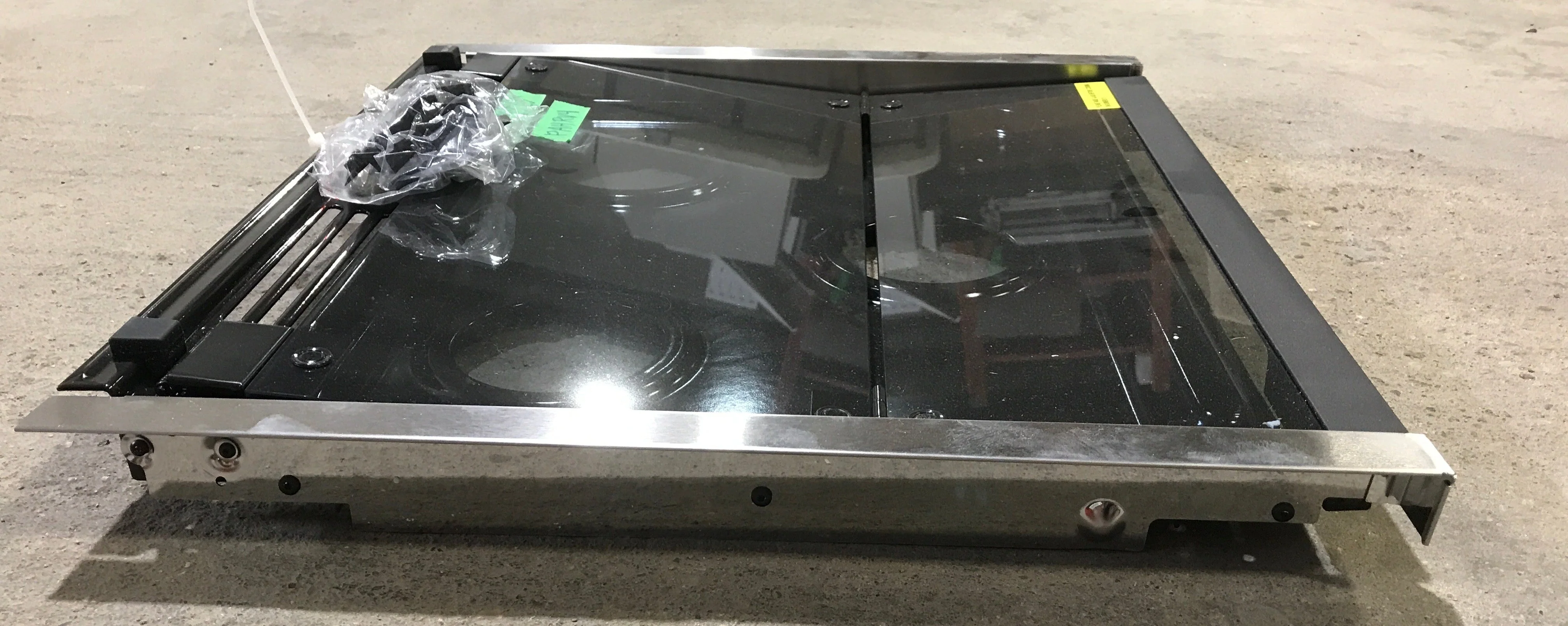 Used Furrion 3-burner Main Top With Glass Bi Fold Cover - 2021124174 - Image 4