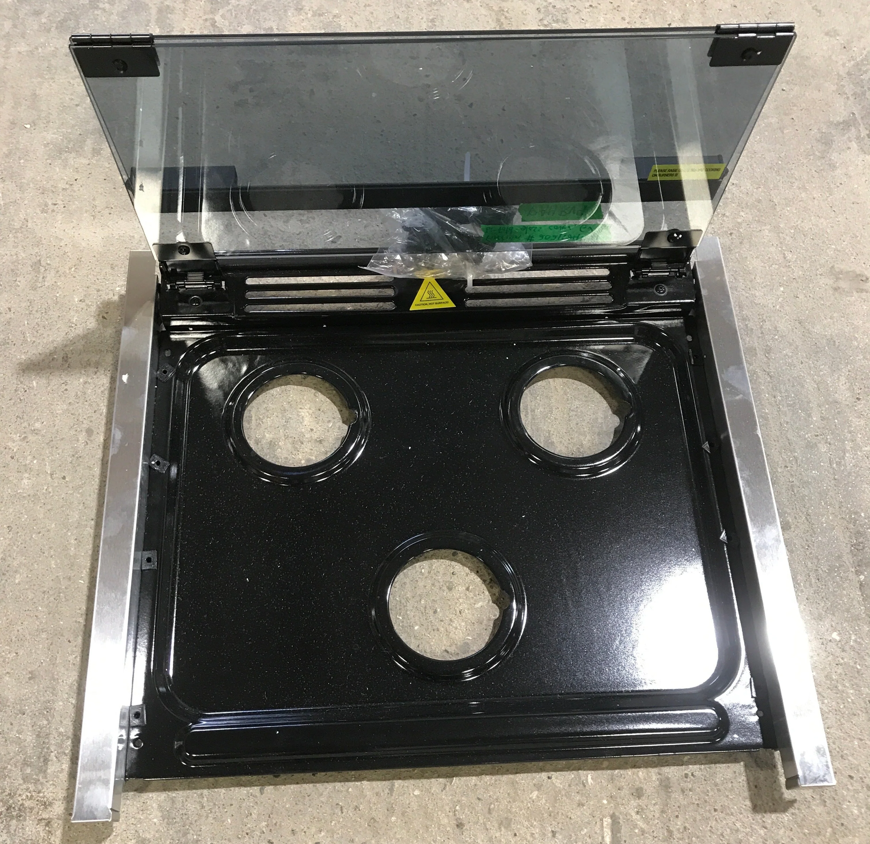 Used Furrion 3-burner Main Top With Glass Bi Fold Cover - 2021124174 - Image 5