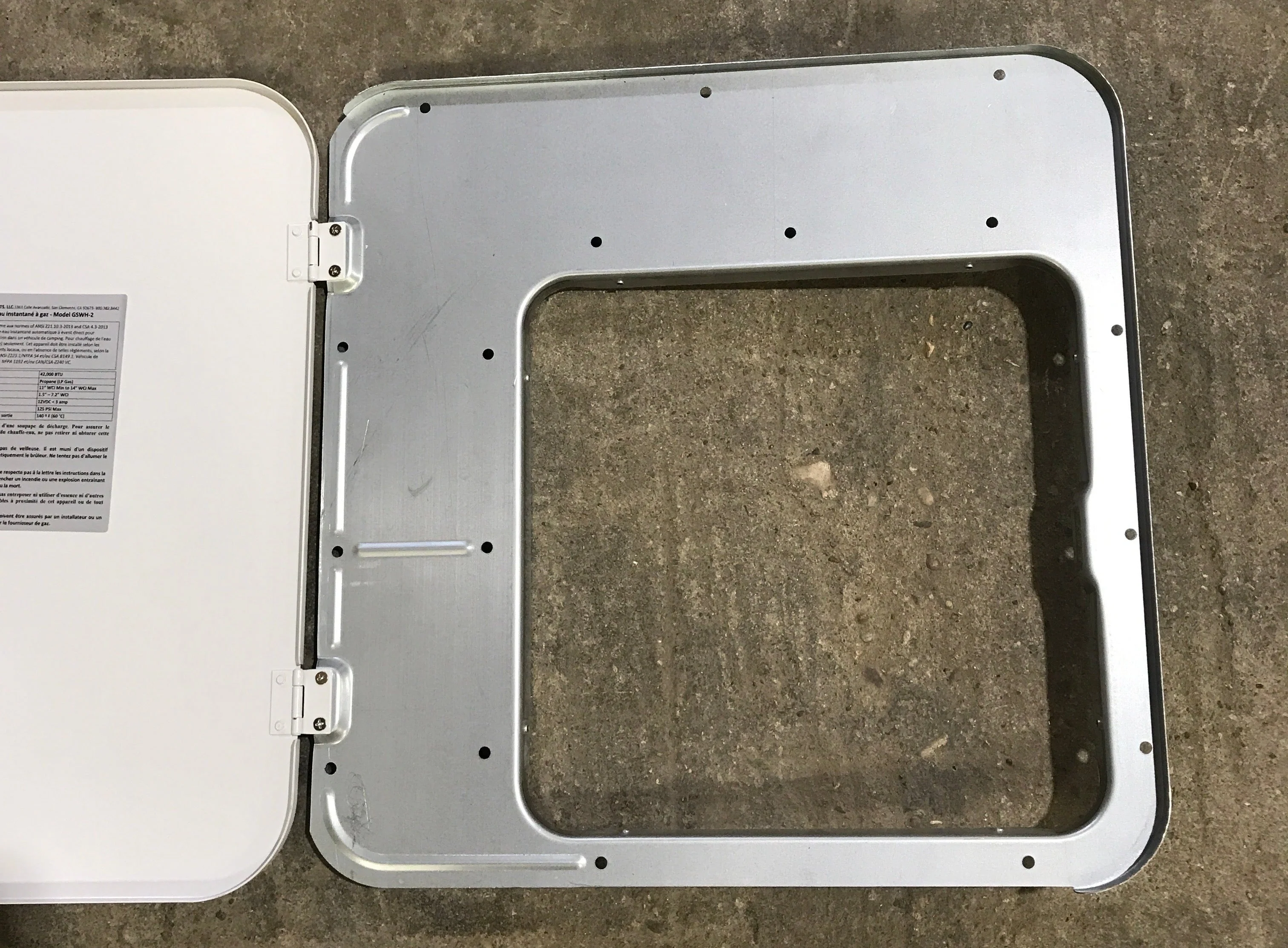 Used Girard 10 Gallon Water Heater Door Kit, White - 2GWHDAS10 - Image 3