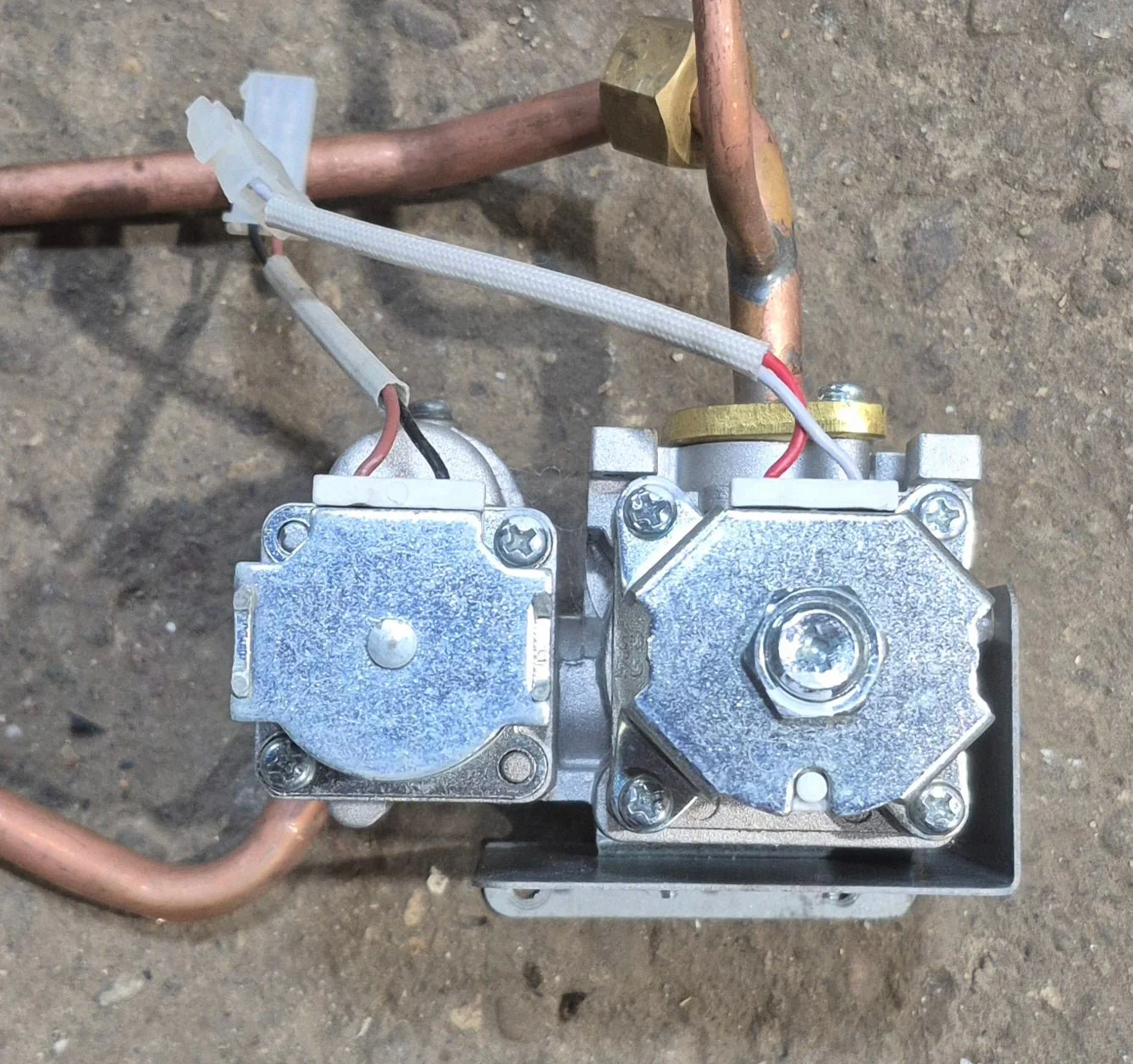 Used Girard Products Water Heater Gas Valve 2GWH-2 - Image 2