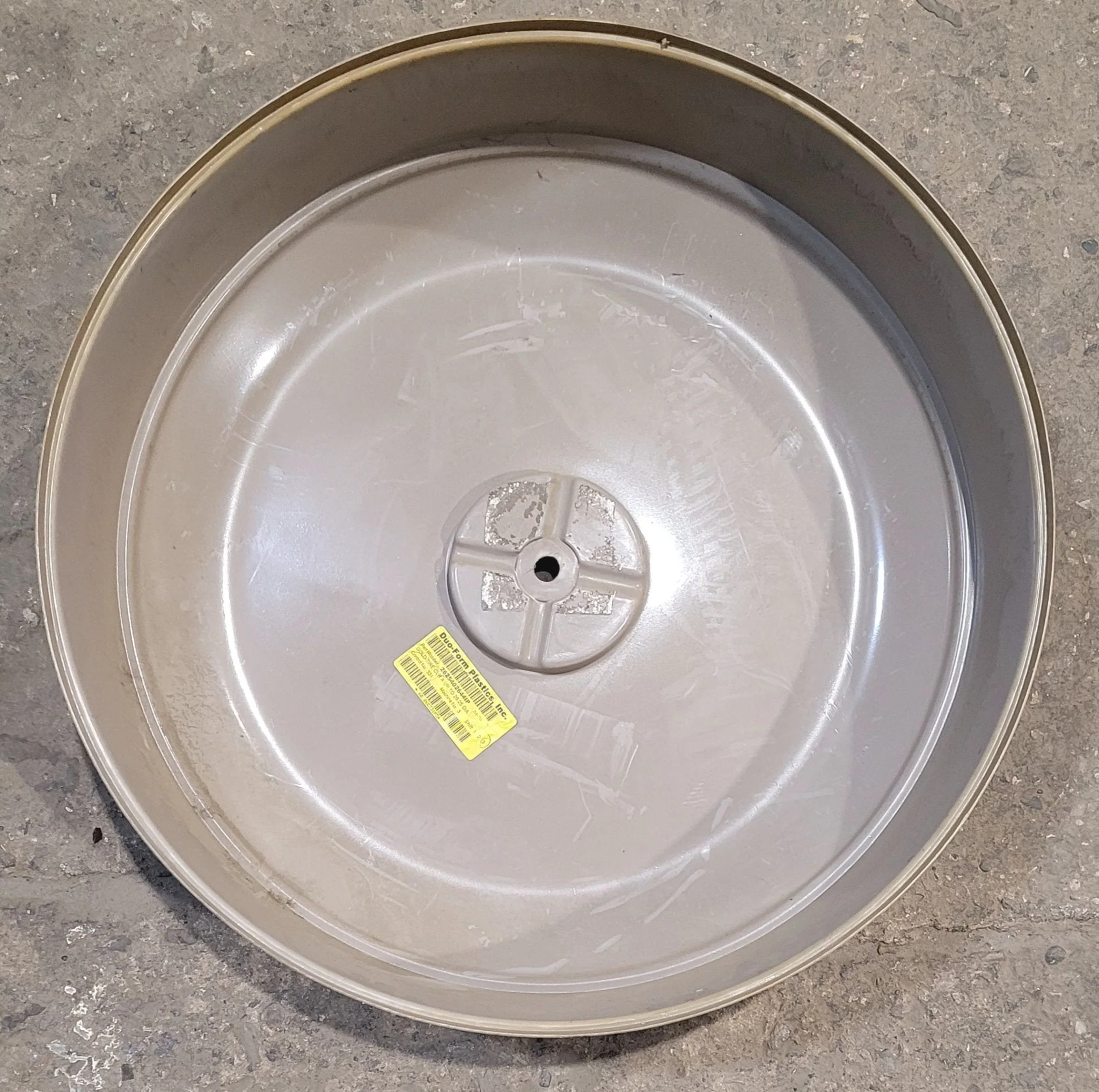 Used Hard Wheel Cover 27" W - Image 3