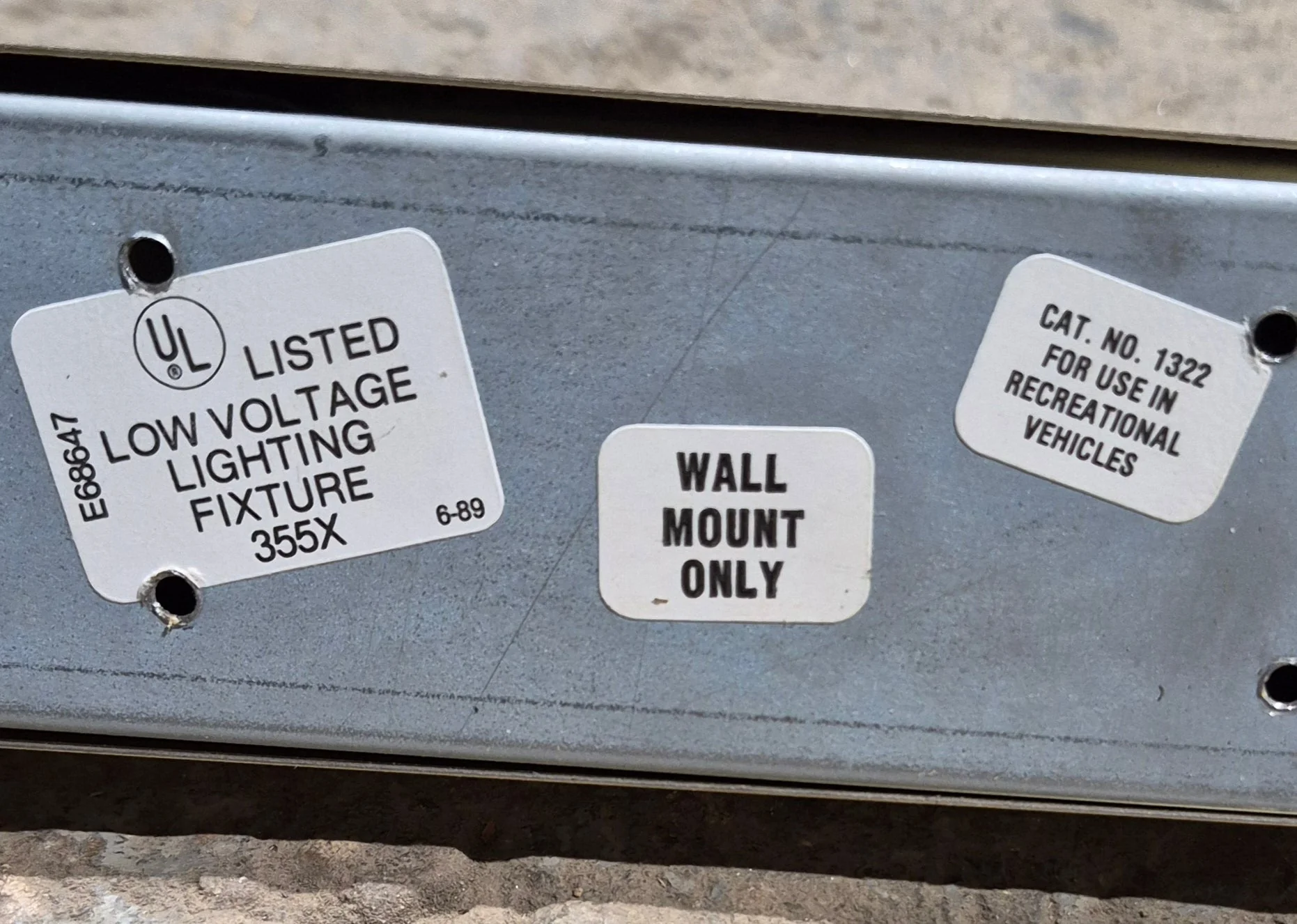 Used Interior Vanity Light Fixture E68647 | Cat. No. 1322 - Image 3