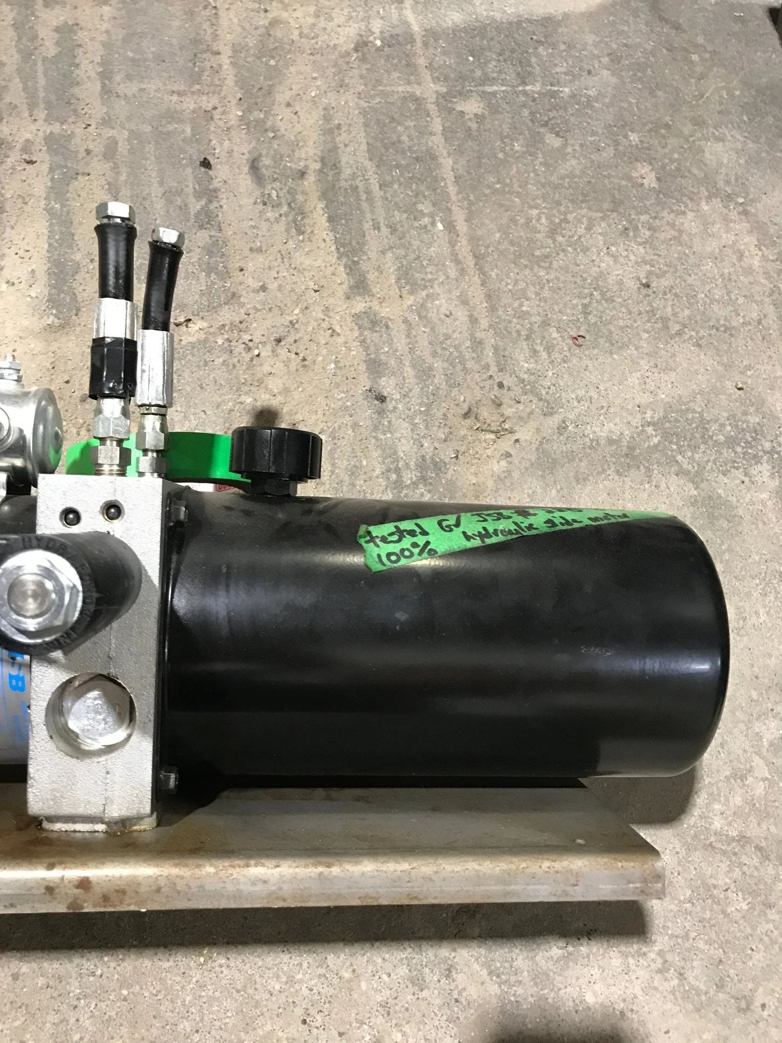 Used JS BARNES RV Slide Out Hydraulic Pump/Motor/Tank Assembly - Image 3