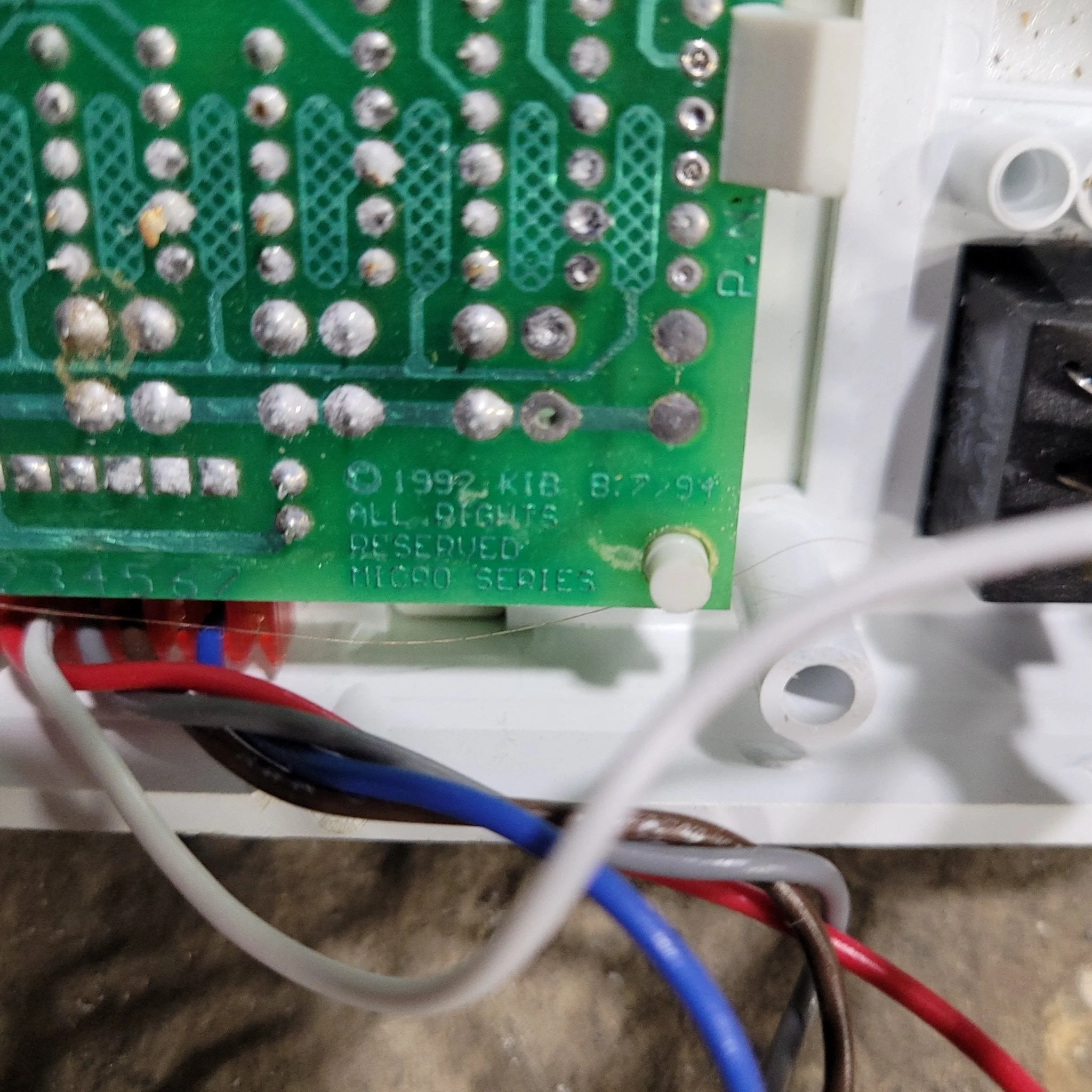 Used KIB Micro Monitor SUB PCBM2 - PCBM2-C YYZ White - Image 4