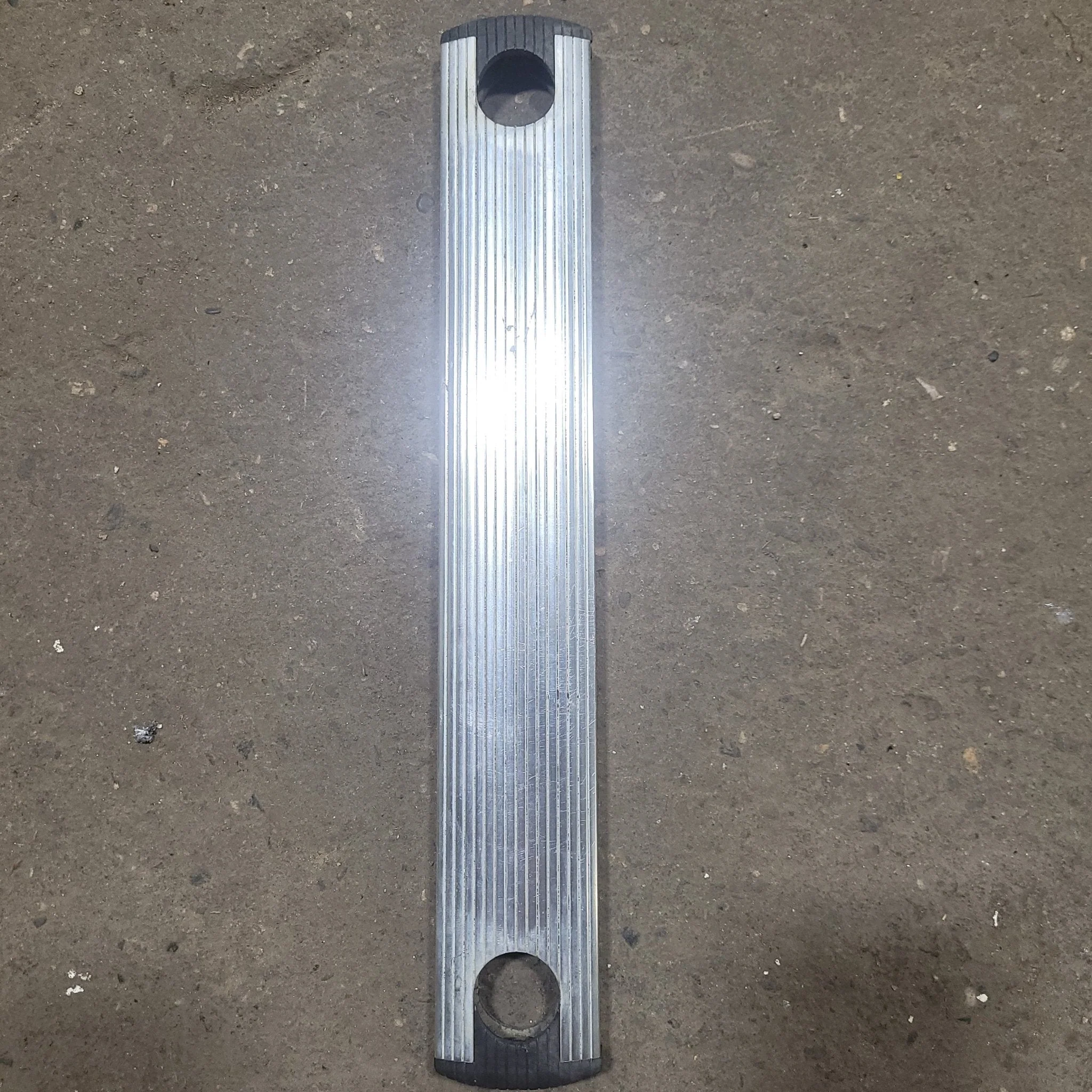 Used Ladder Complete Step/ Tread- 13 3/8"