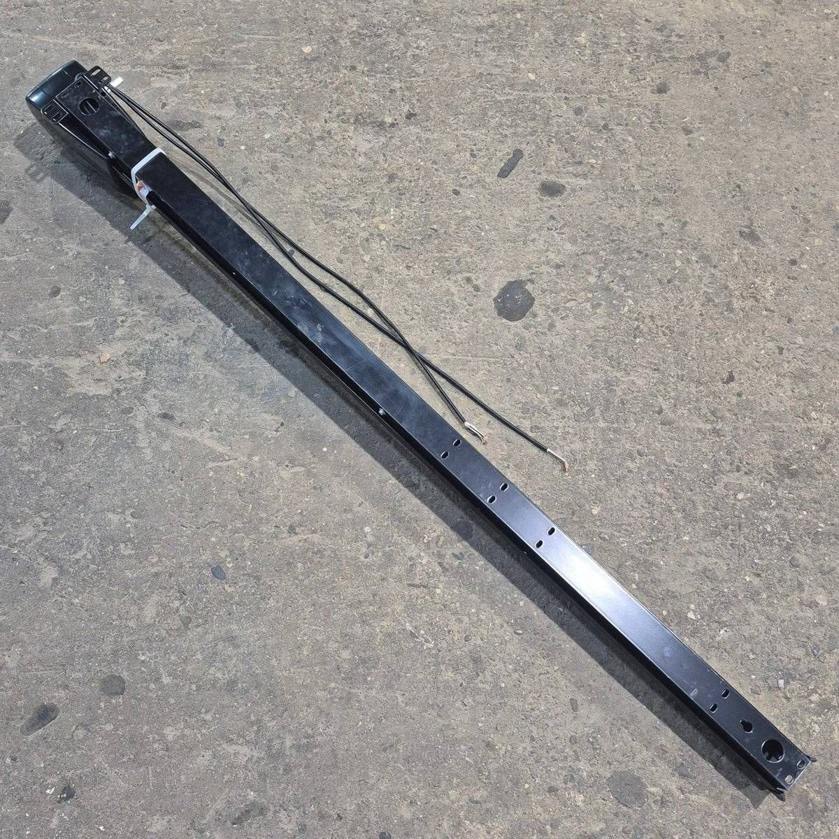 Used Lippert Awning Arm, Drive (Front), Black, 63" - Solera , V000467182 - Image 5
