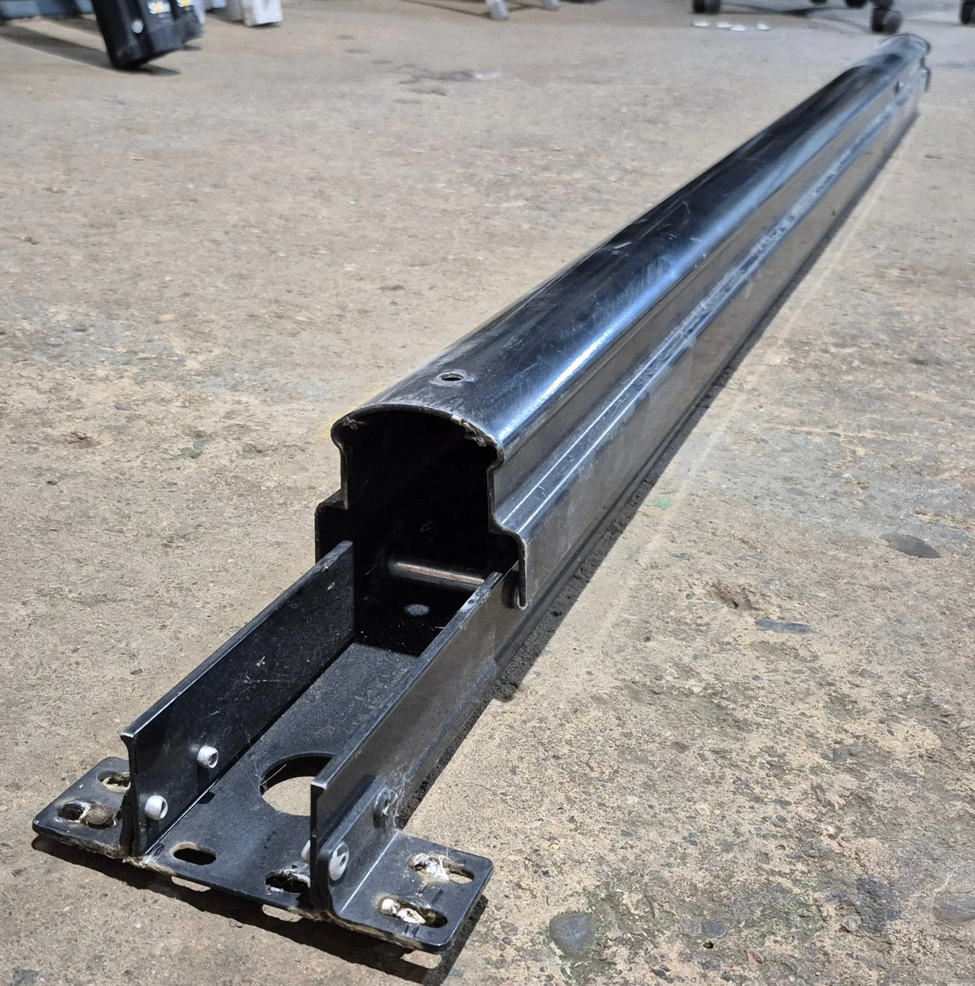 Used Lippert Solera 3000 Power Awning Arm, LH Idler (Non-Power Side) Tall, 64", Pitched- 266169 - Image 5