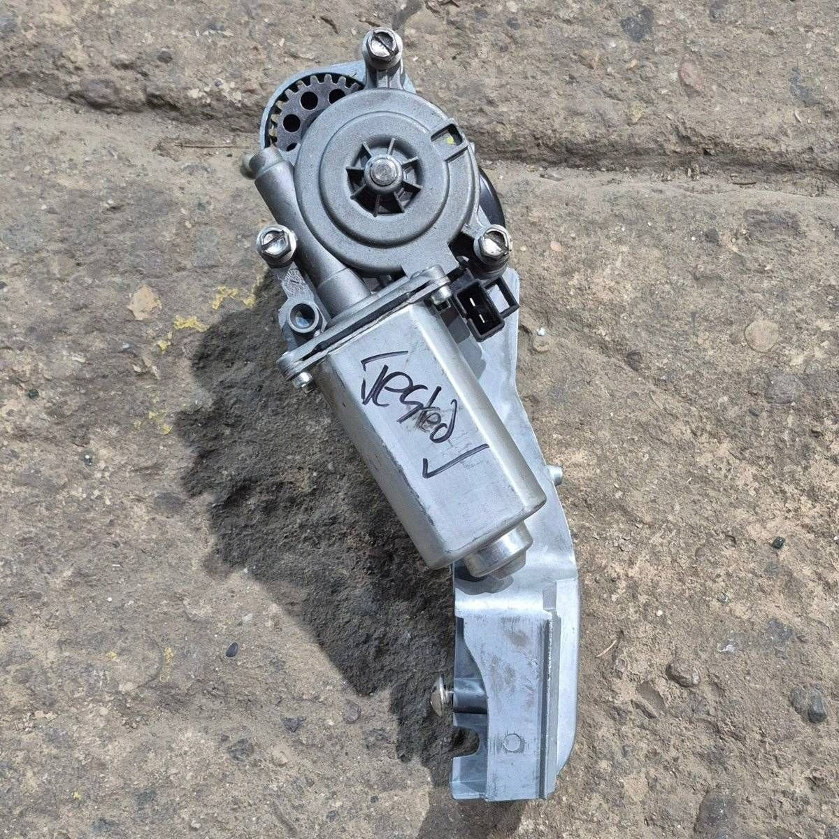 Used Lippert Solera Replacement Motor - 266149 - Image 2