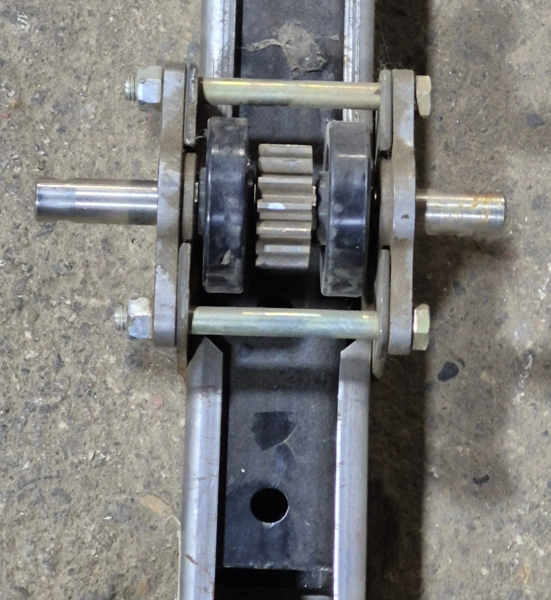 Used Through Frame Slide Out Rail - Image 4