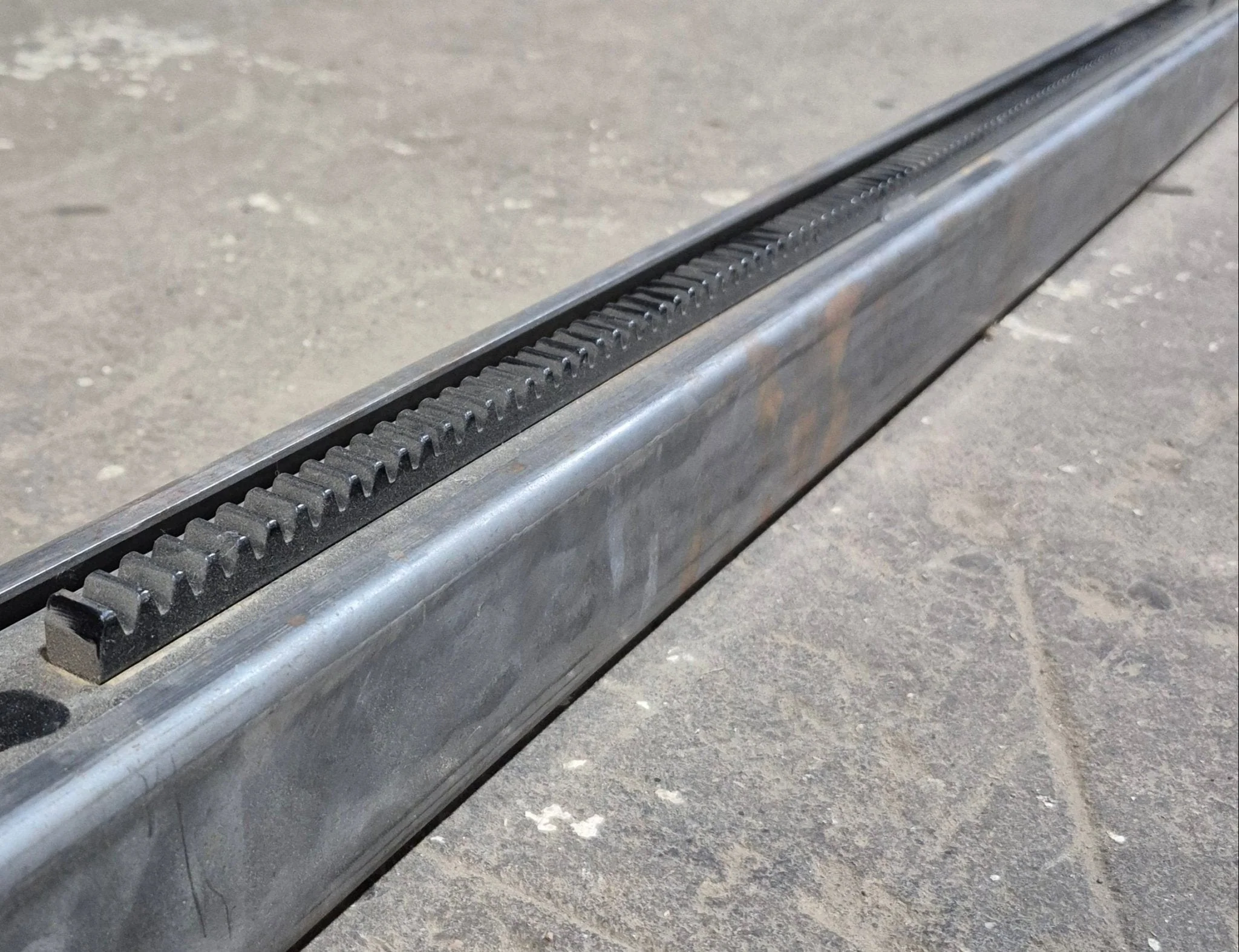Used Through Frame Slide Out Rail - Image 5