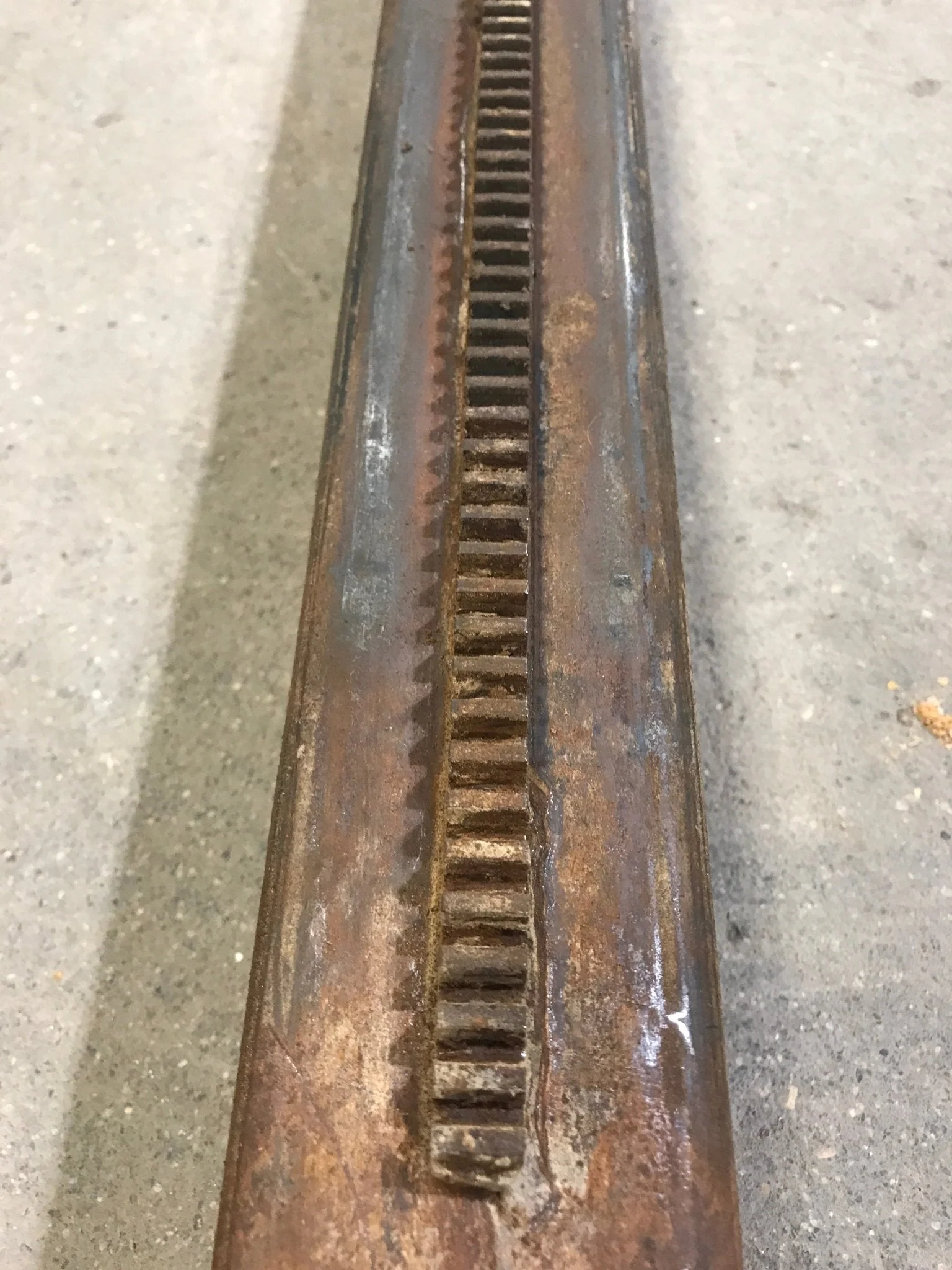 Used Living Room Slide Inner Rail - Image 6
