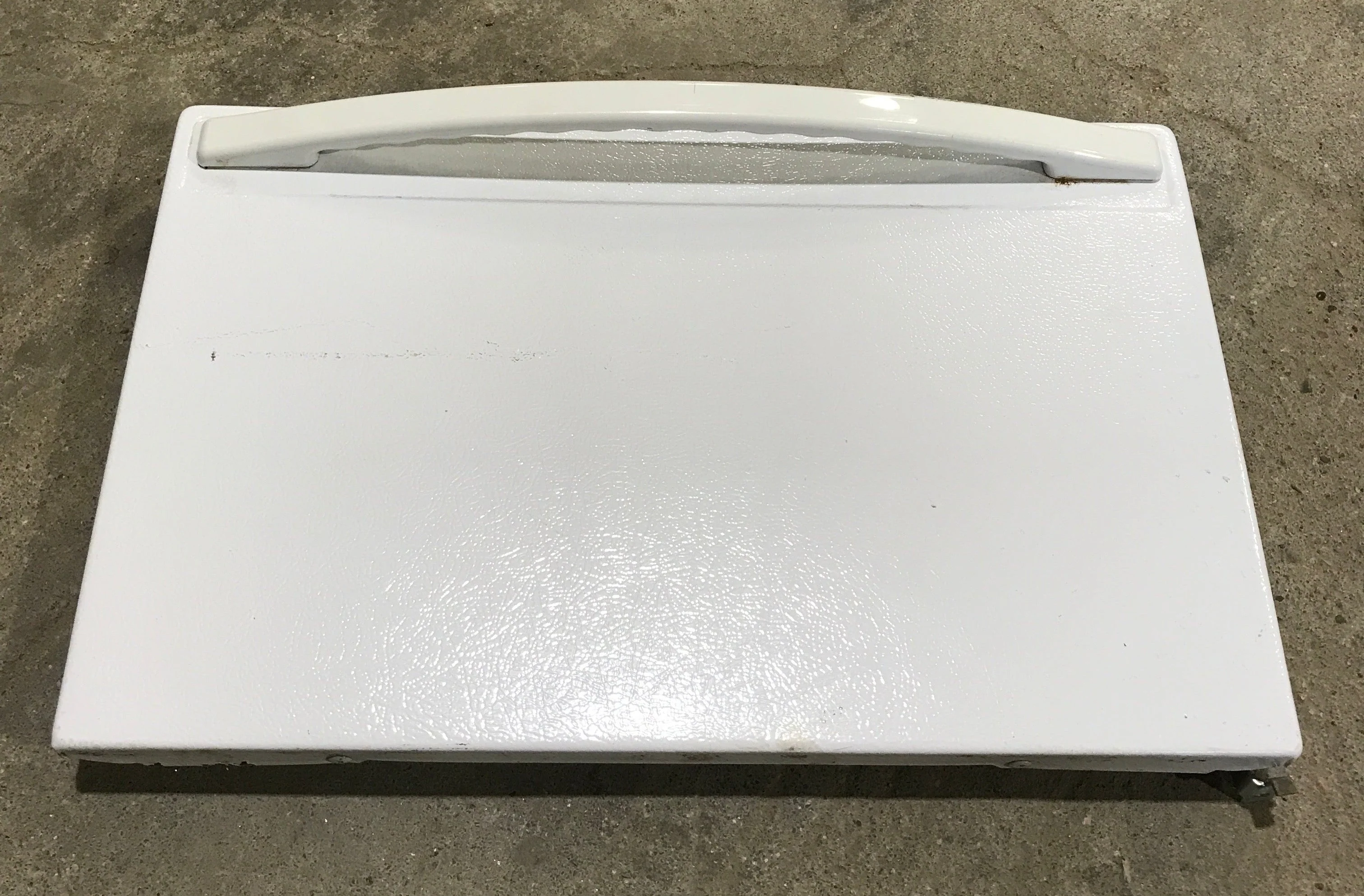 Used Magic Chef Oven Door 2401F12671 (WHITE FACEPLATE)