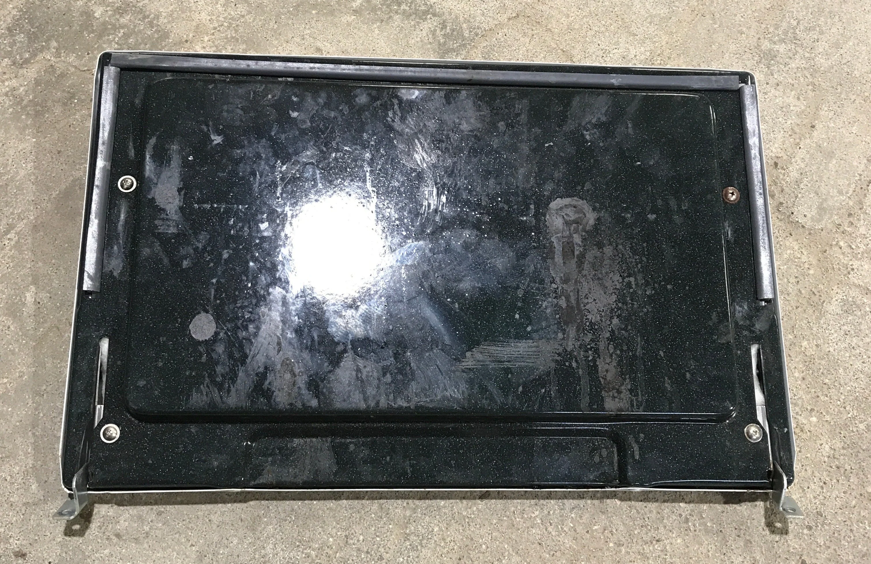 Used Magic Chef Oven Door 2401F12671 (WHITE FACEPLATE) - Image 4