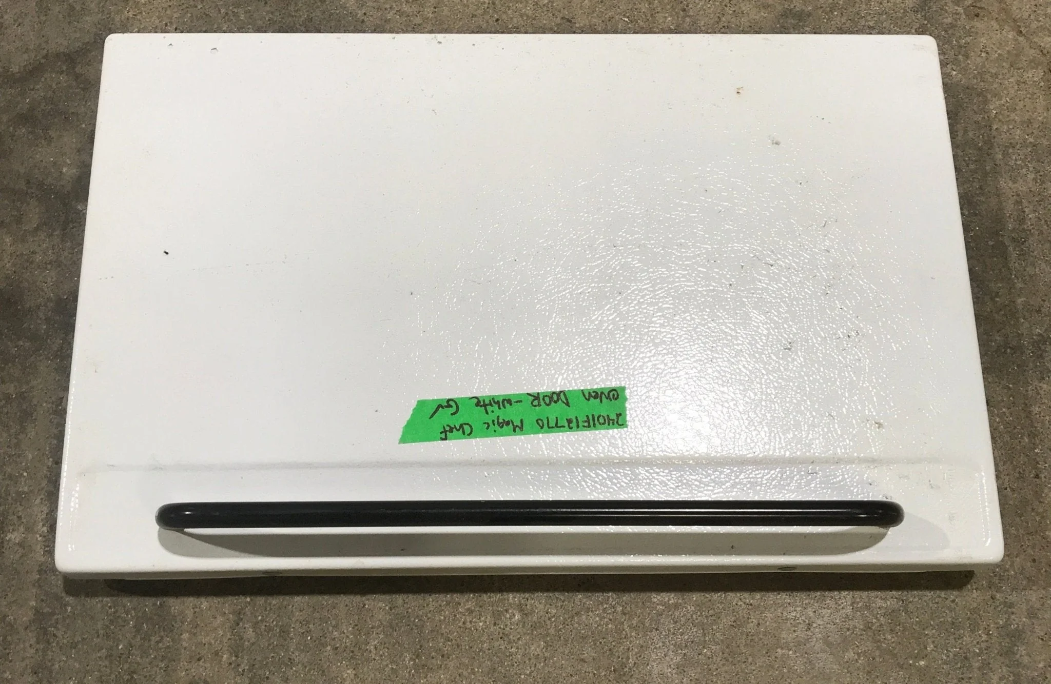 Used Magic Chef Oven Door 2401F12770 - 12001180 WHITE - Image 2