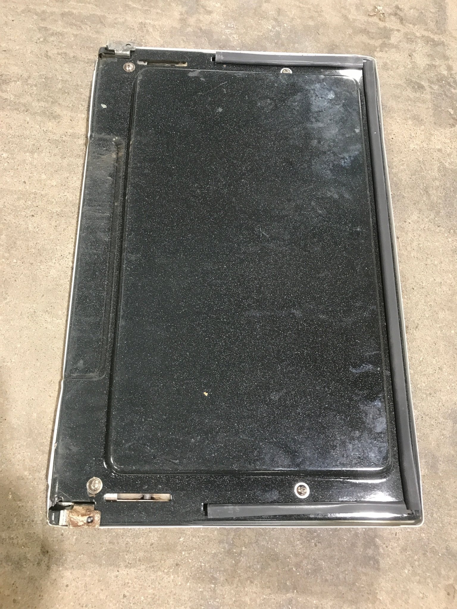 Used Magic Chef Oven Door 2401F12770 - 12001180 WHITE - Image 6