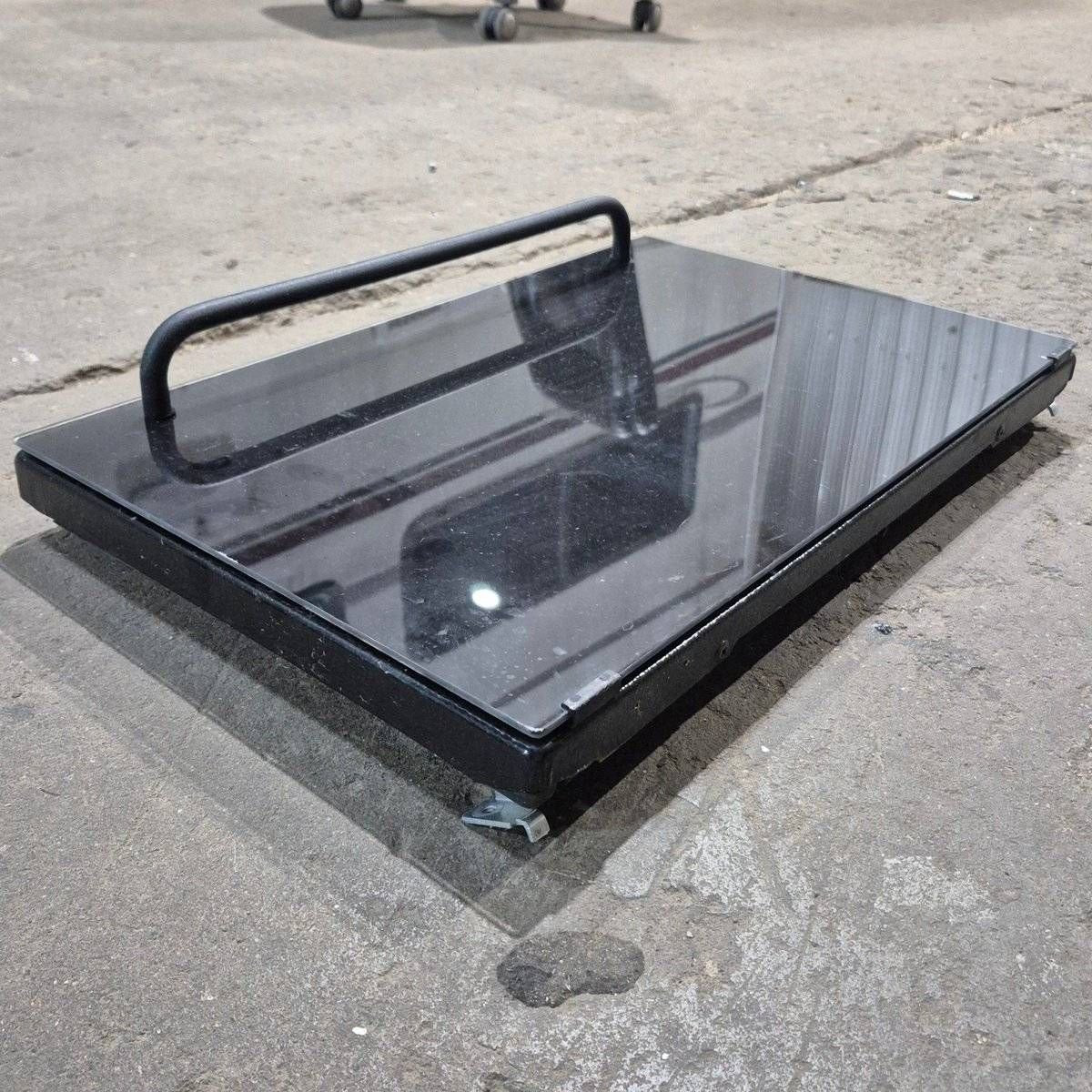 Used Magic Chef Oven Glass Door, 19.5" x 12.5" - 7902P26160 - Image 2